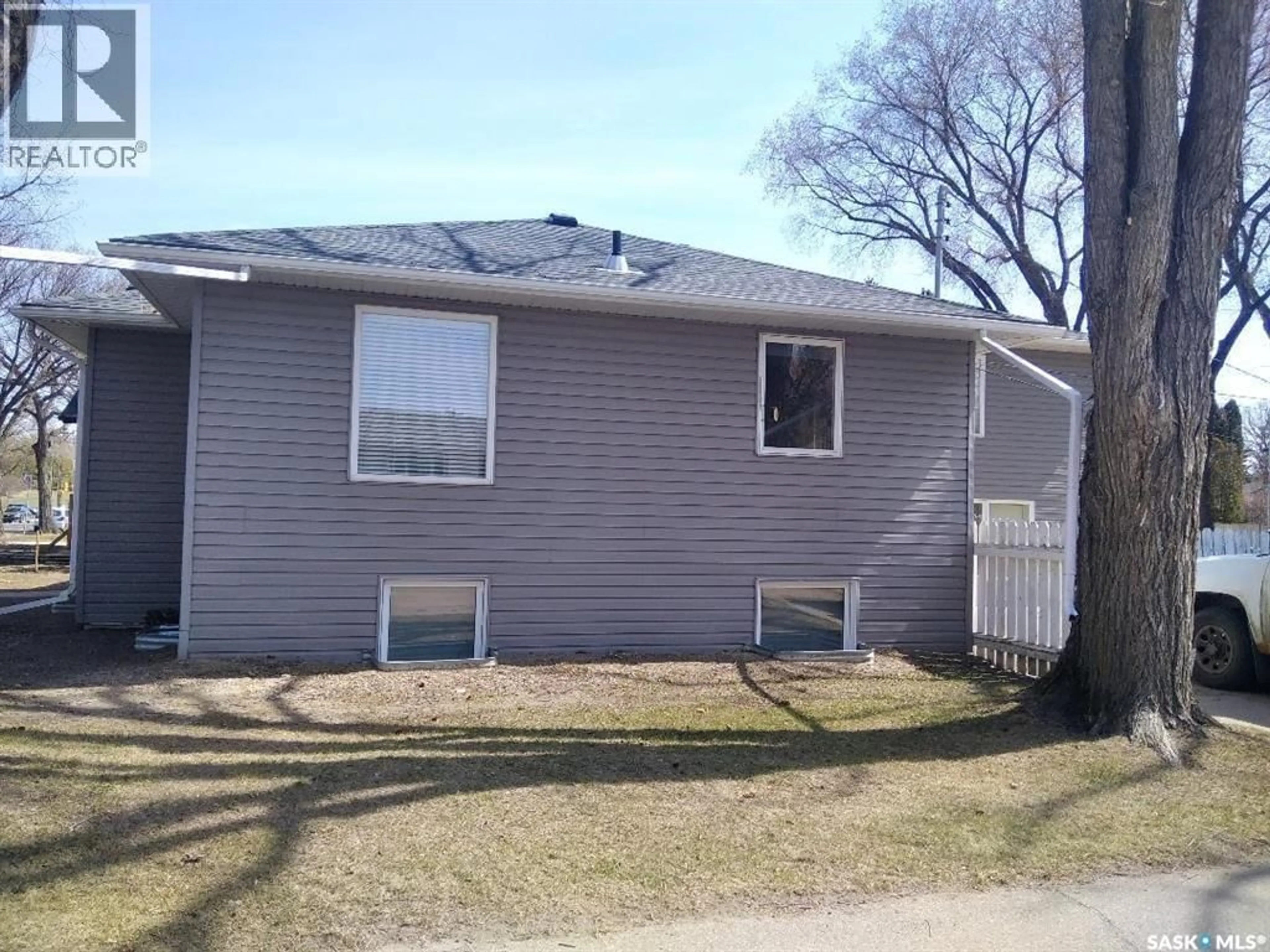 Unknown for 1402 14TH STREET, Saskatoon Saskatchewan S7H0A8