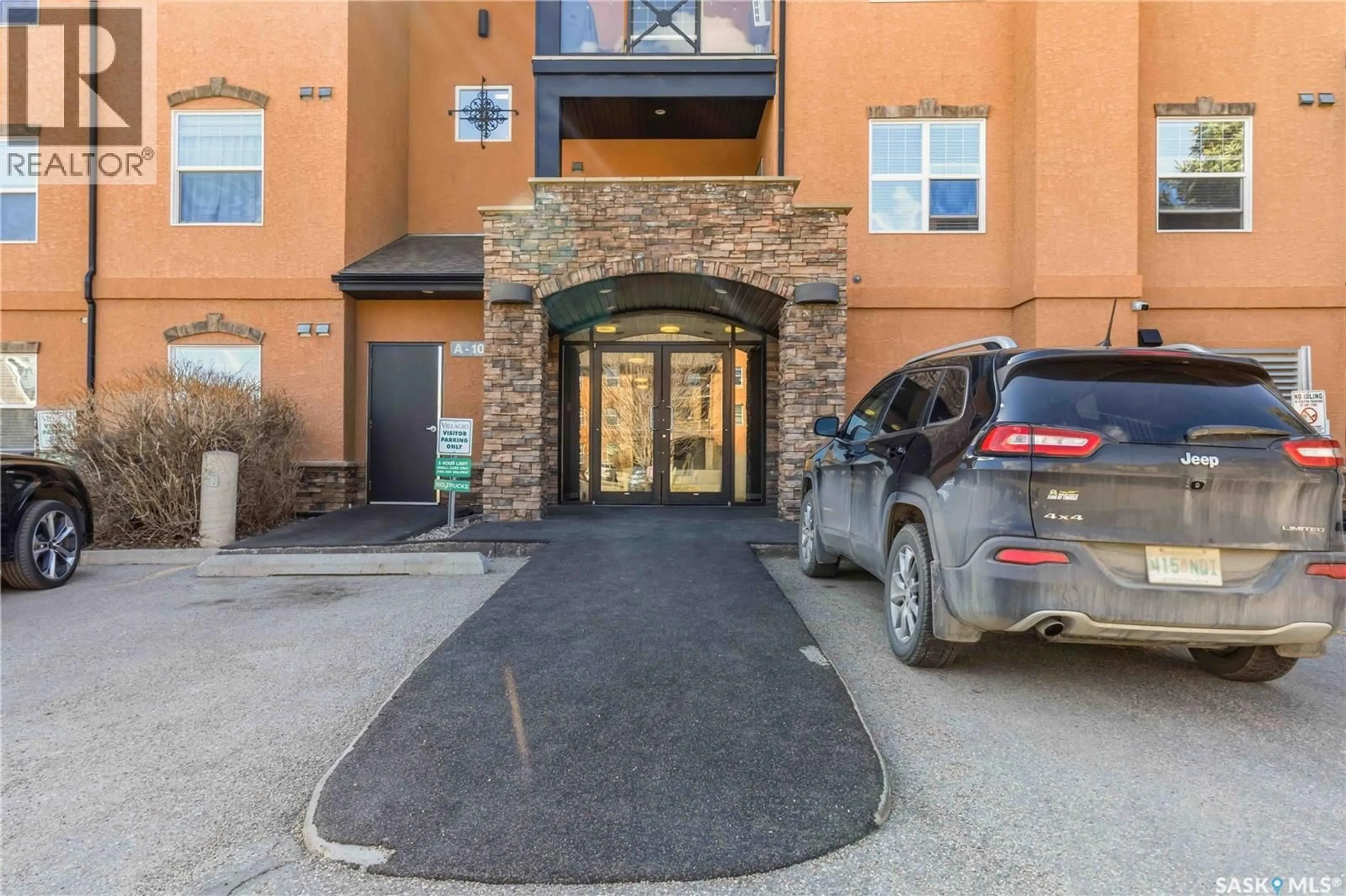 Indoor foyer for A210 - 103 WELLMAN CRESCENT, Saskatoon Saskatchewan S7T0C1