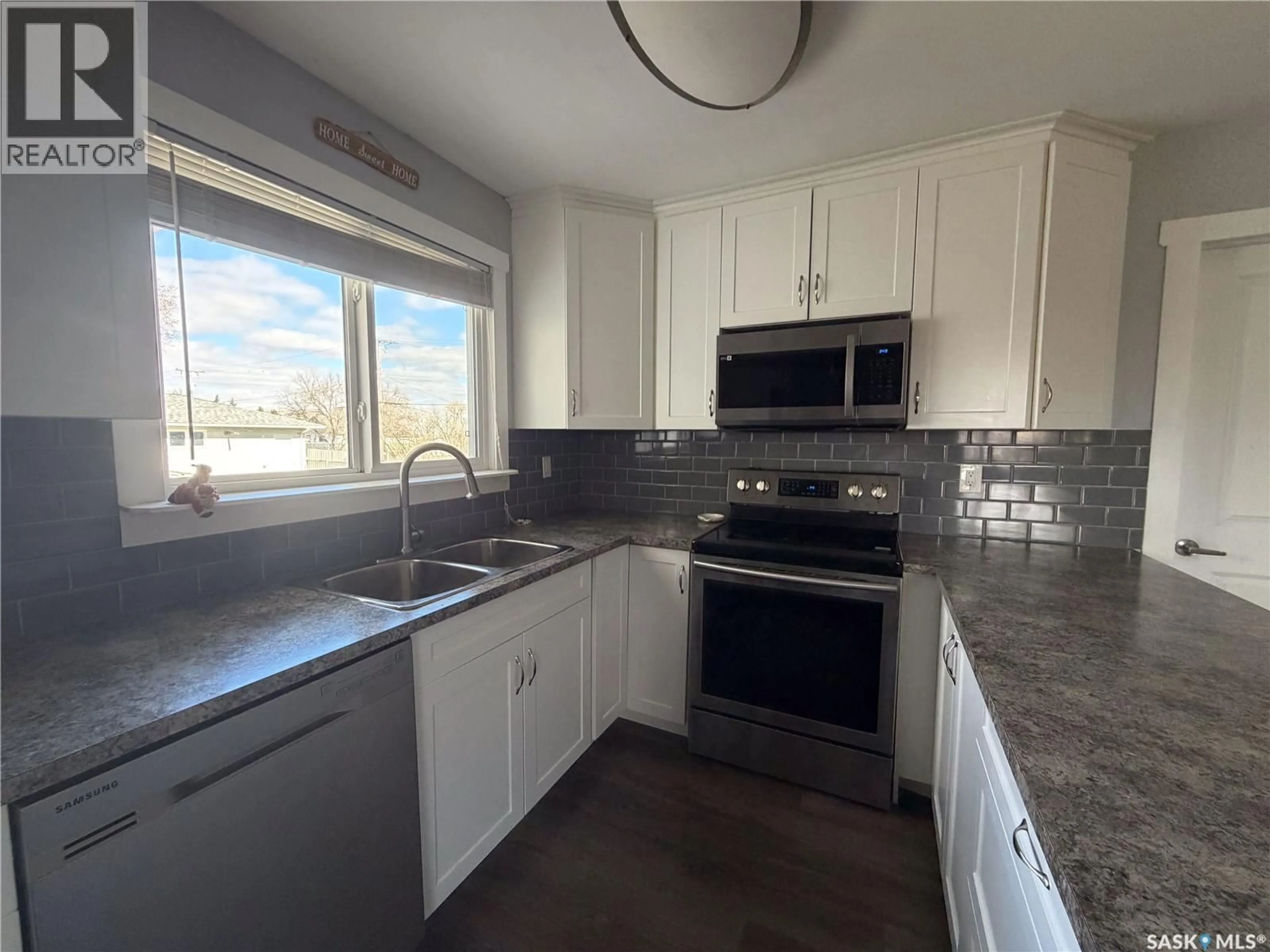 Standard kitchen, unknown for 302 ABERDEEN STREET, Elbow Saskatchewan S0H1J0