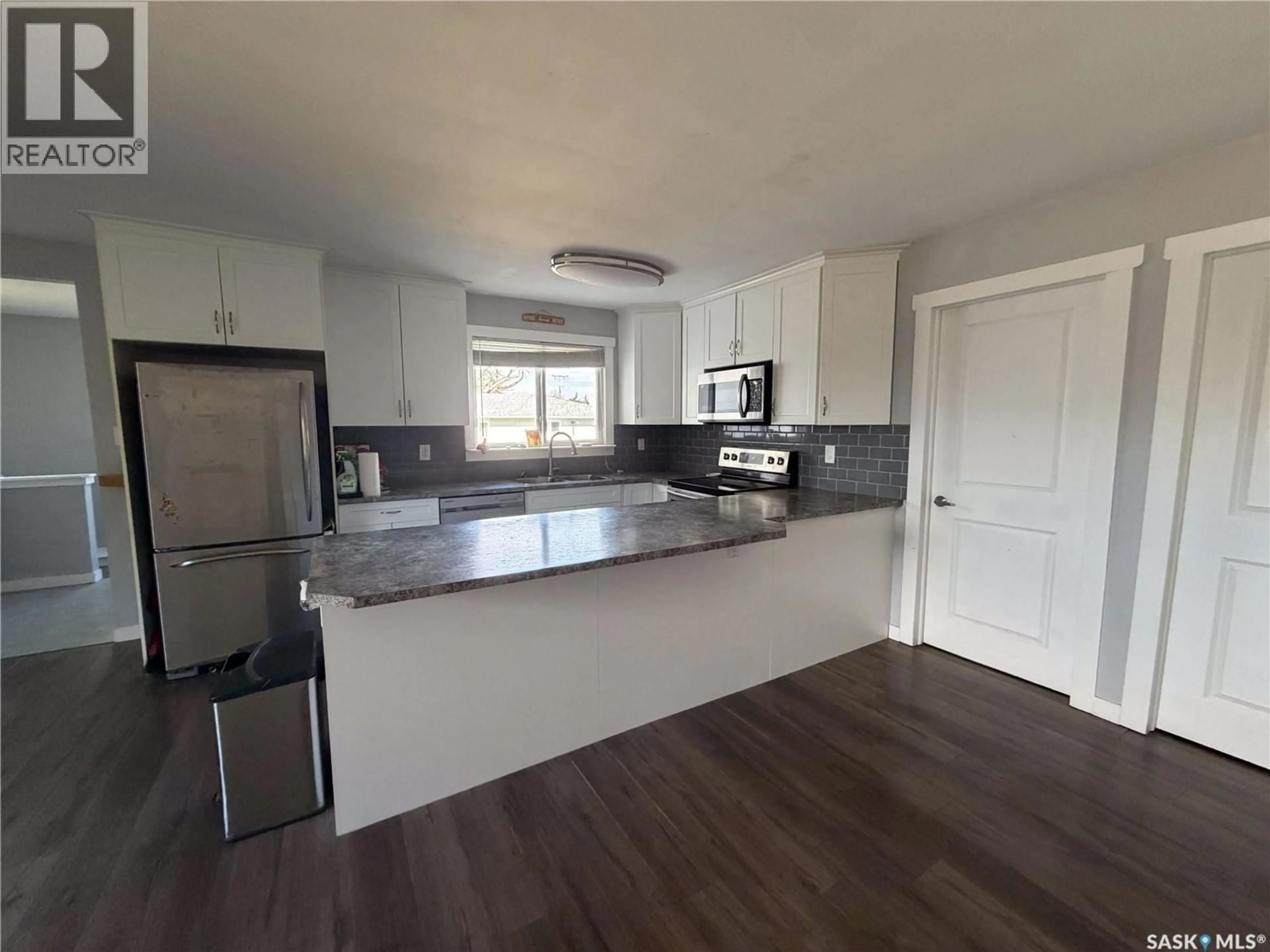 Open concept kitchen, unknown for 302 ABERDEEN STREET, Elbow Saskatchewan S0H1J0