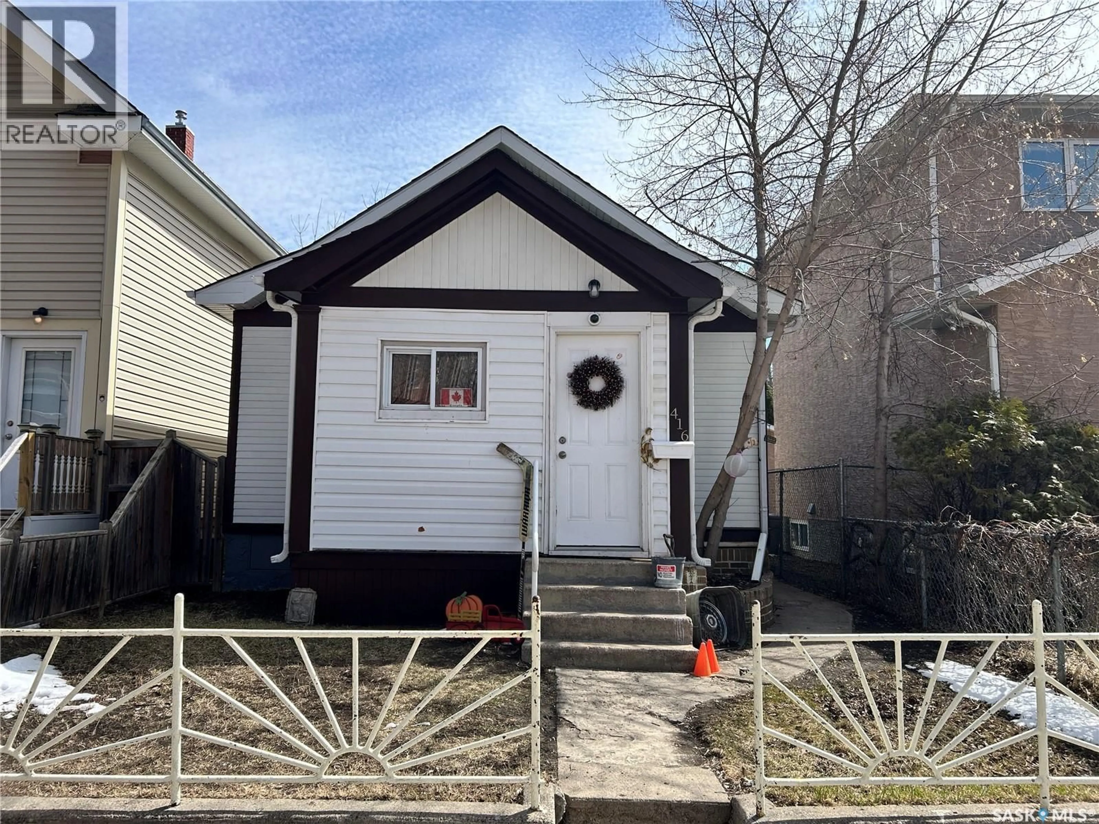Shed for 416 J AVENUE, Saskatoon Saskatchewan S7L2K3