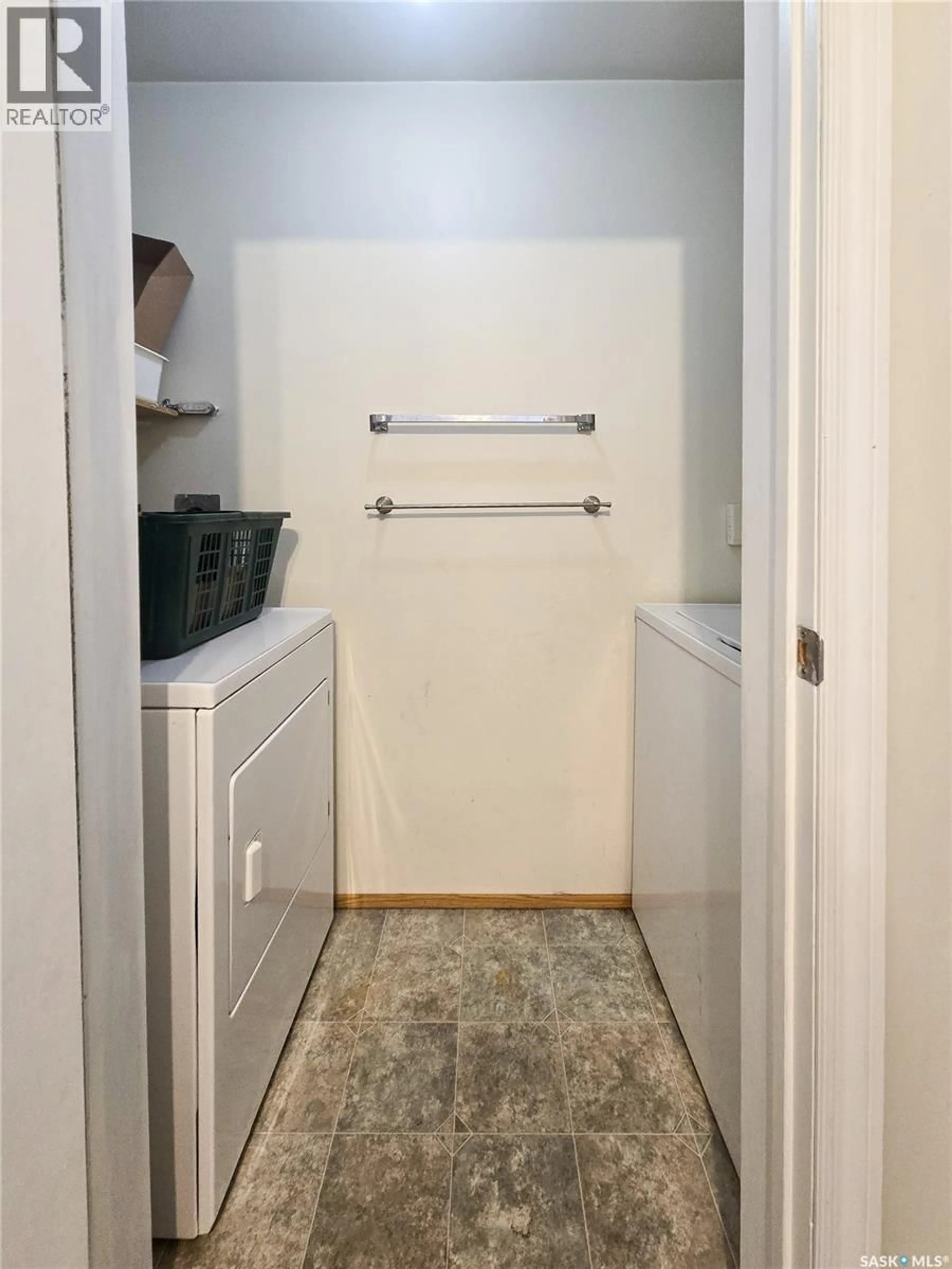 Laundry room for 108 2931 HARDING STREET, Regina Saskatchewan S4R1A6