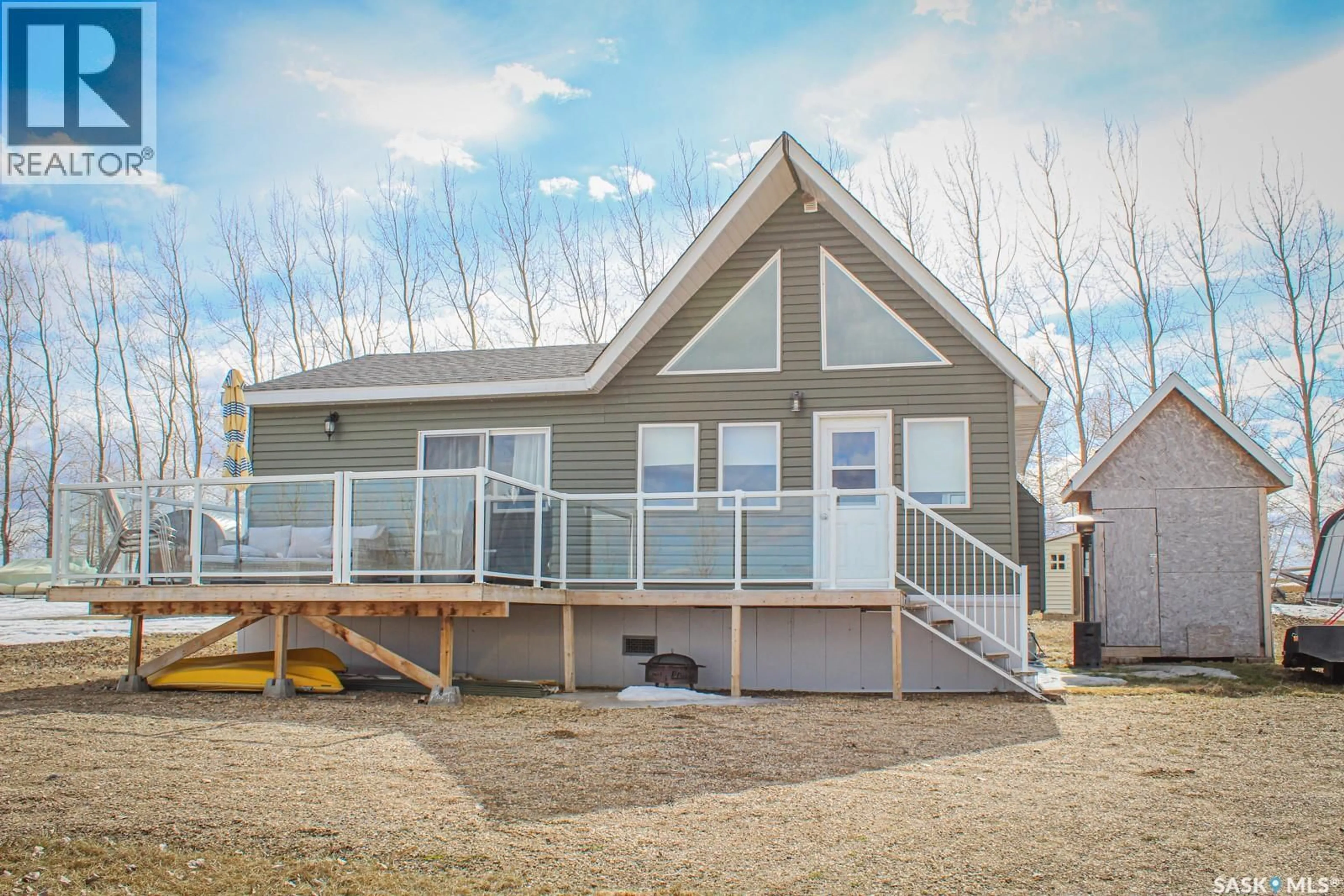 Home with vinyl exterior material, water/lake/river/ocean view for 106 LAKESHORE DRIVE, Three Lakes Rm No. 400 Saskatchewan S0K2J0