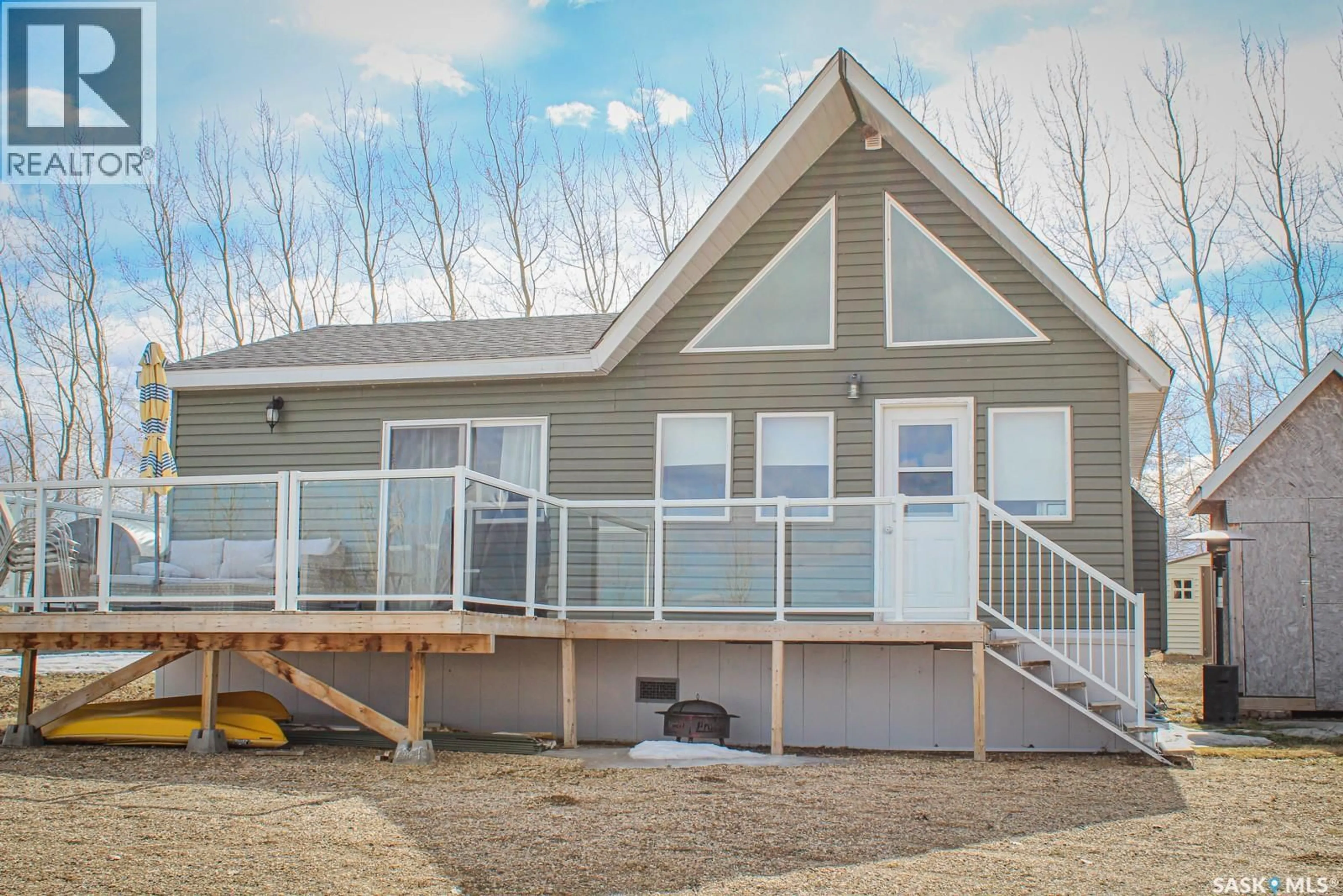 Home with vinyl exterior material, unknown for 106 LAKESHORE DRIVE, Three Lakes Rm No. 400 Saskatchewan S0K2J0
