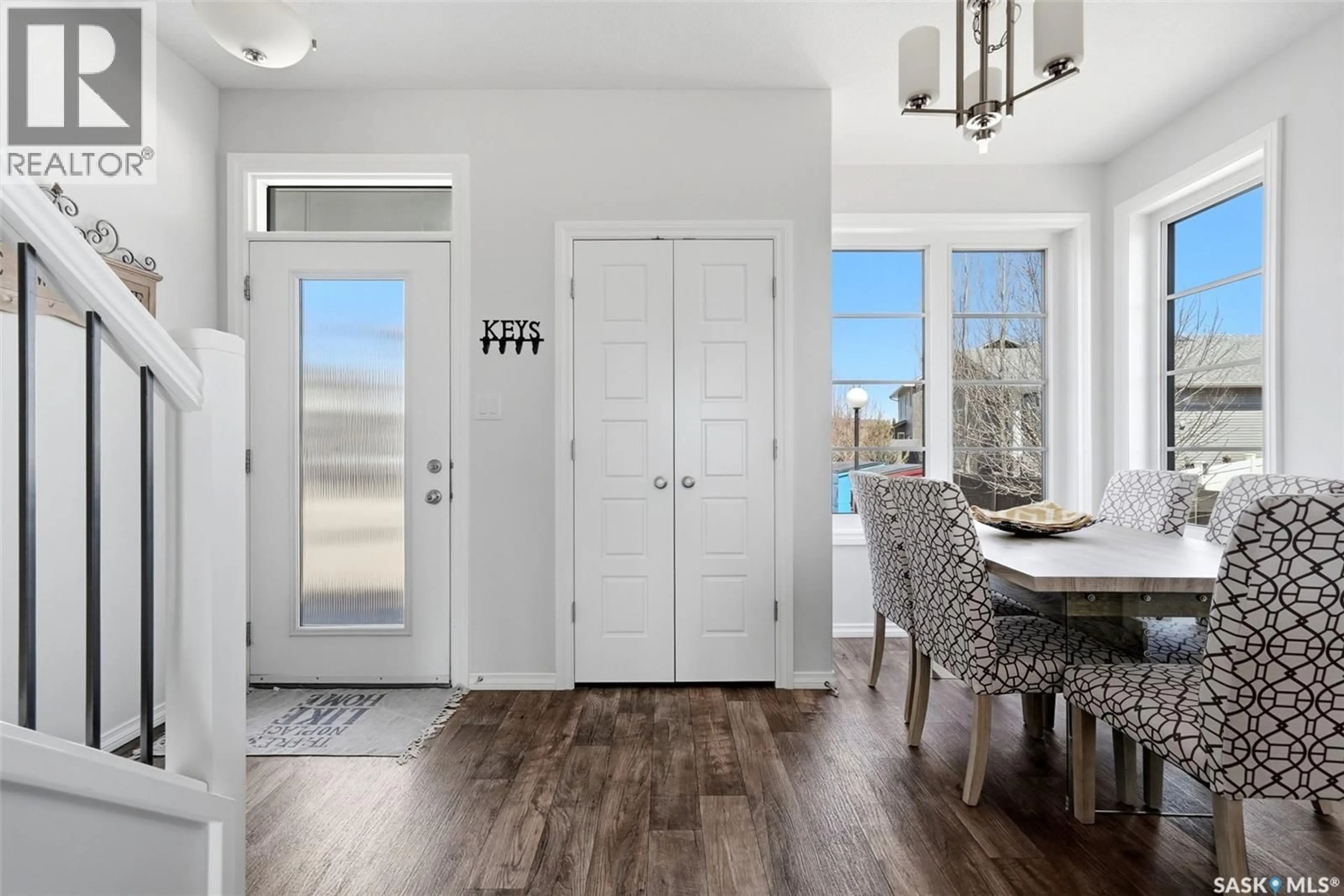 Indoor entryway for 113 - 3229 ELGAARD DRIVE, Regina Saskatchewan S4X0L2