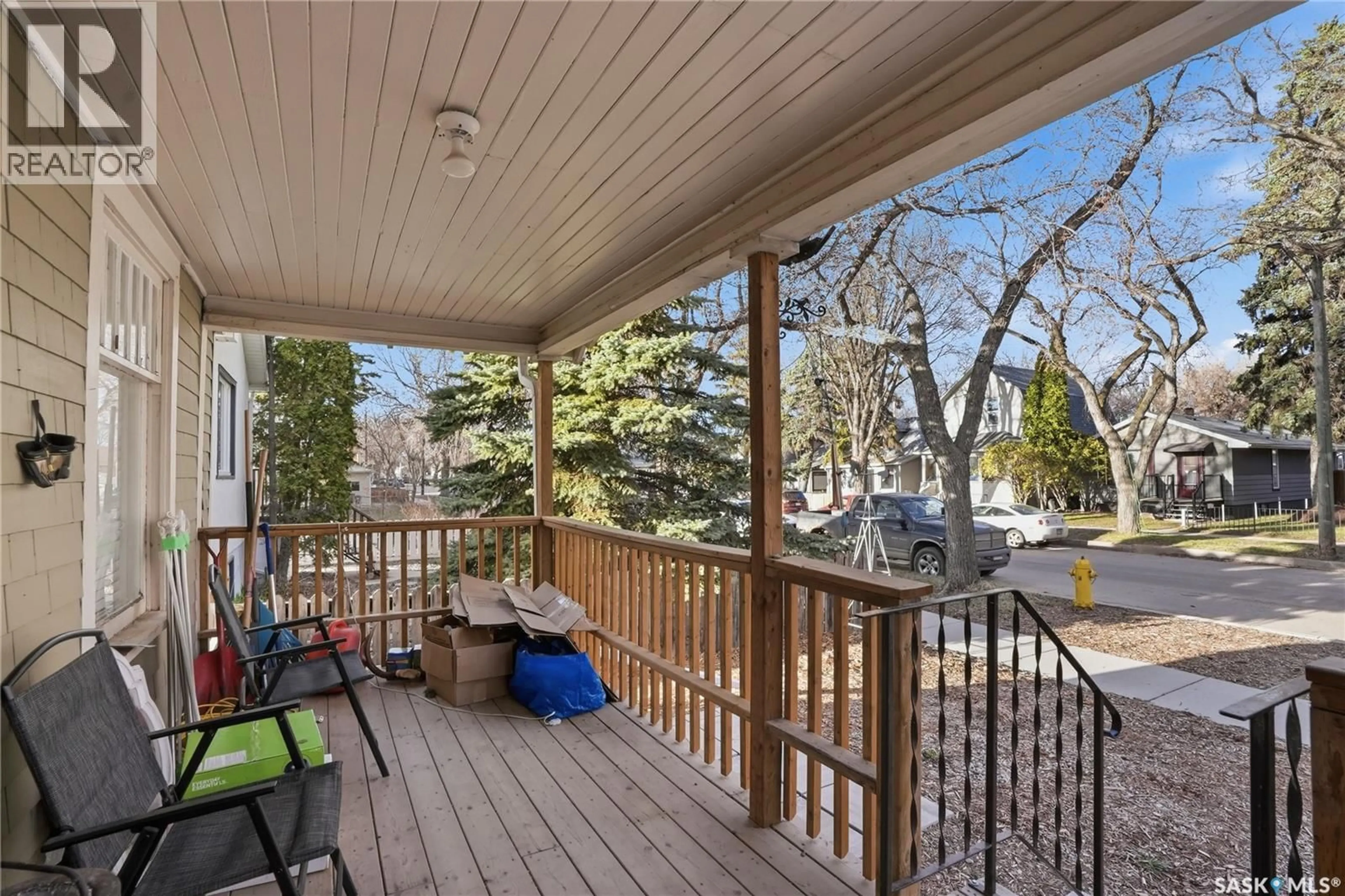 Patio, street for 719 I AVENUE, Saskatoon Saskatchewan S7M1Z1