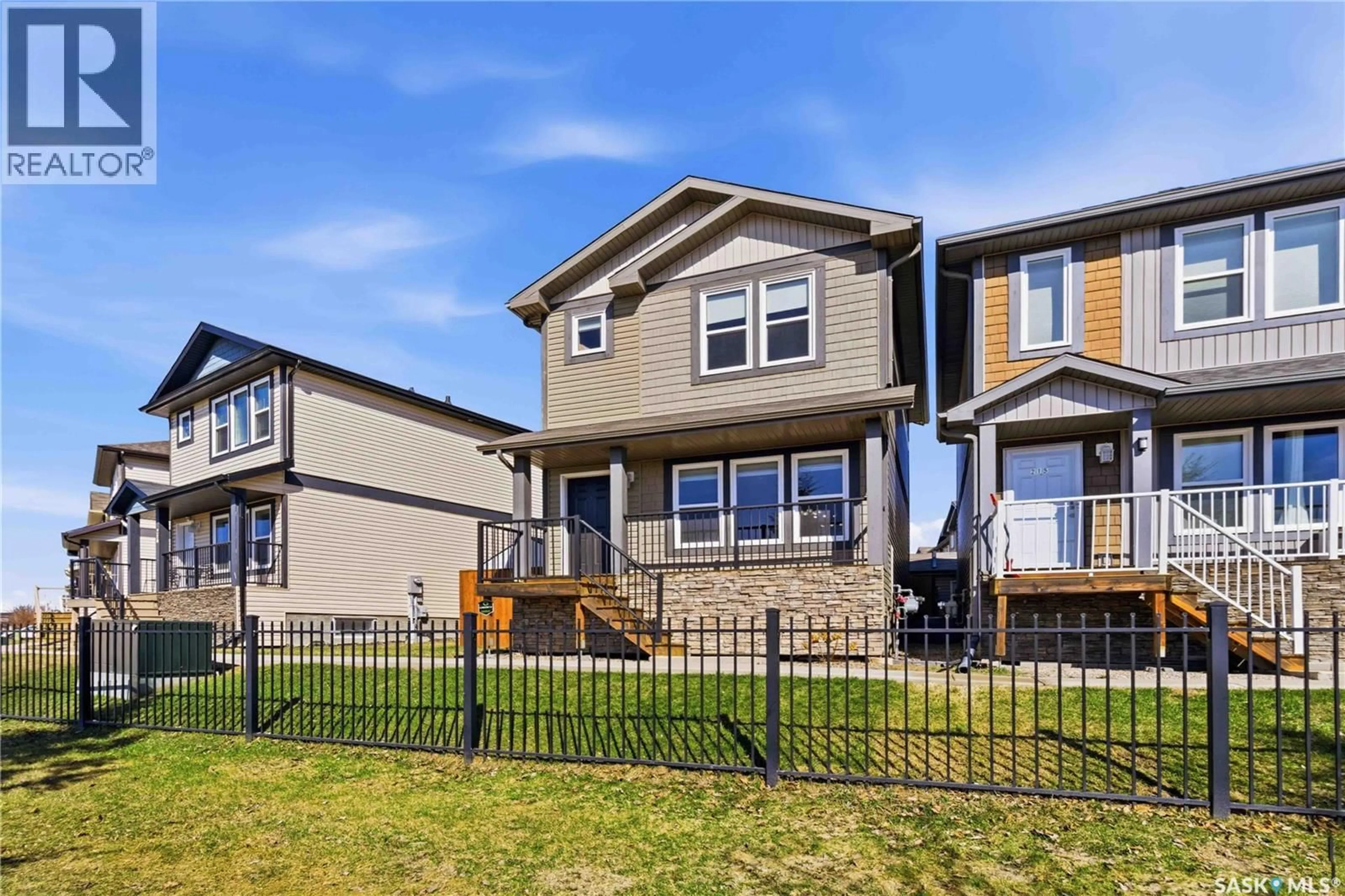 Home with vinyl exterior material, street for 315 - 217 HAMPTON CIRCLE, Saskatoon Saskatchewan S7R0J7