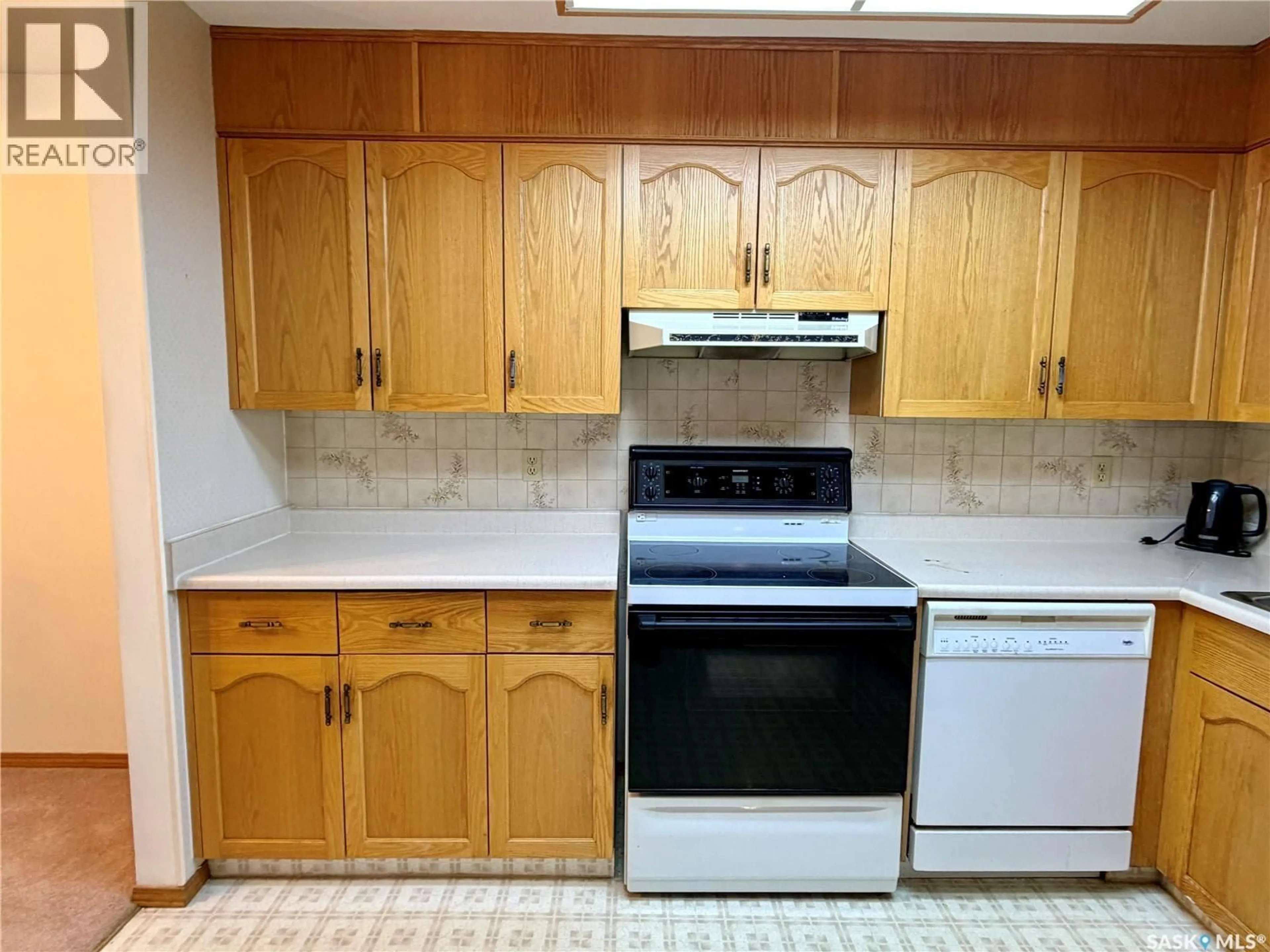 Standard kitchen, unknown for 105 - 1442 102ND STREET, North Battleford Saskatchewan S9A1G7