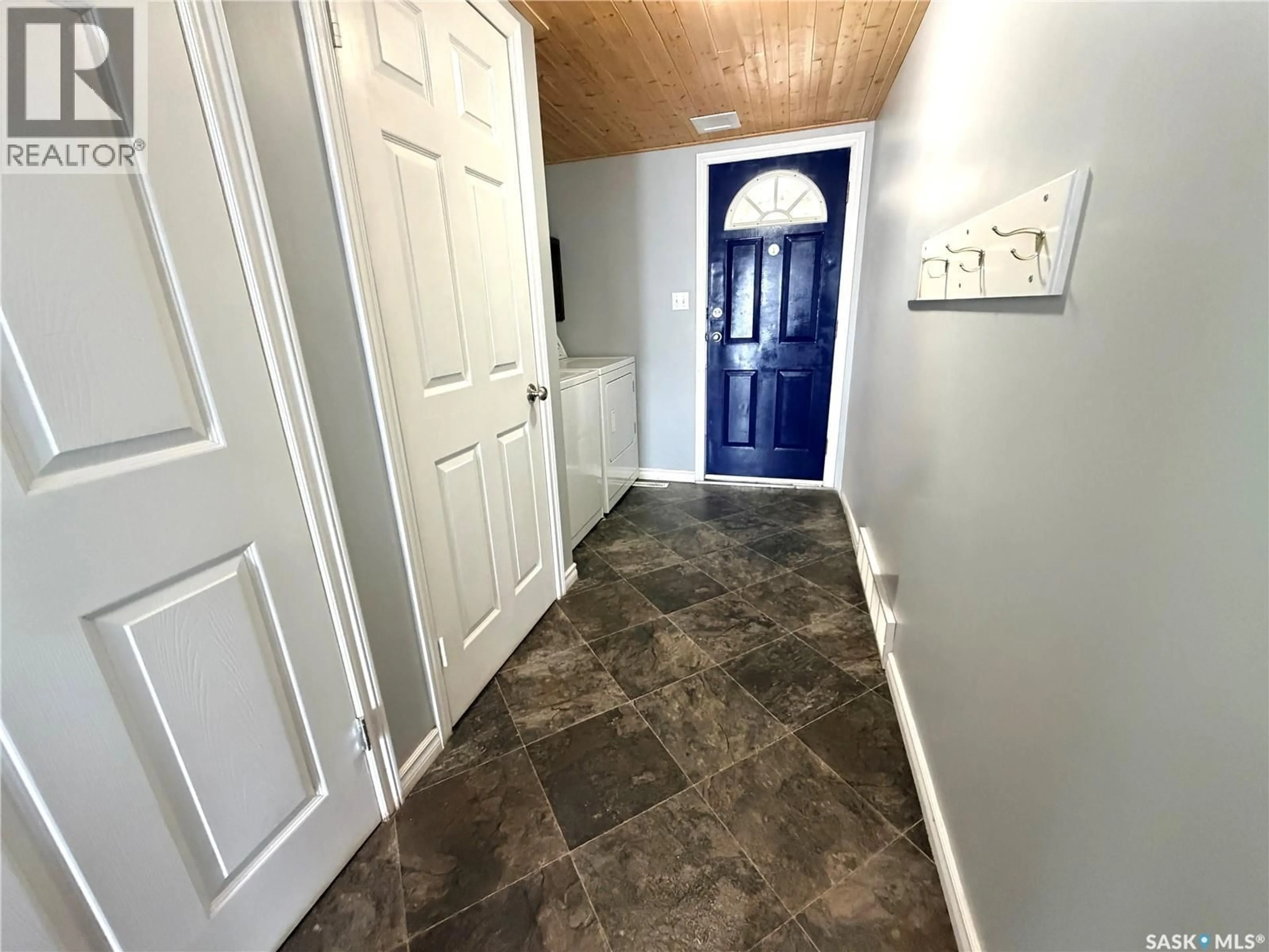 Indoor entryway for 9021 WALKER DRIVE, North Battleford Saskatchewan S9A2W9