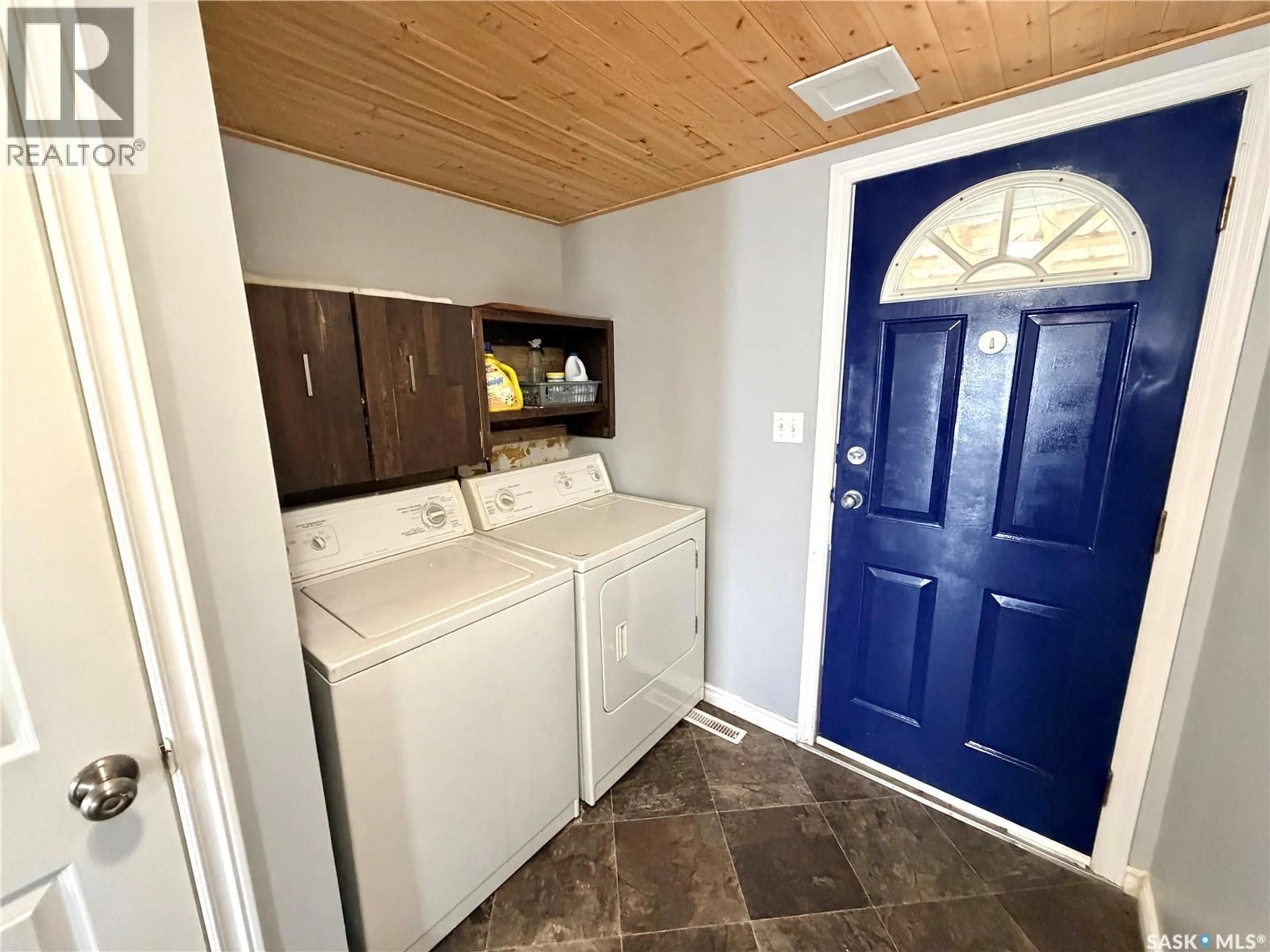 Laundry room for 9021 WALKER DRIVE, North Battleford Saskatchewan S9A2W9