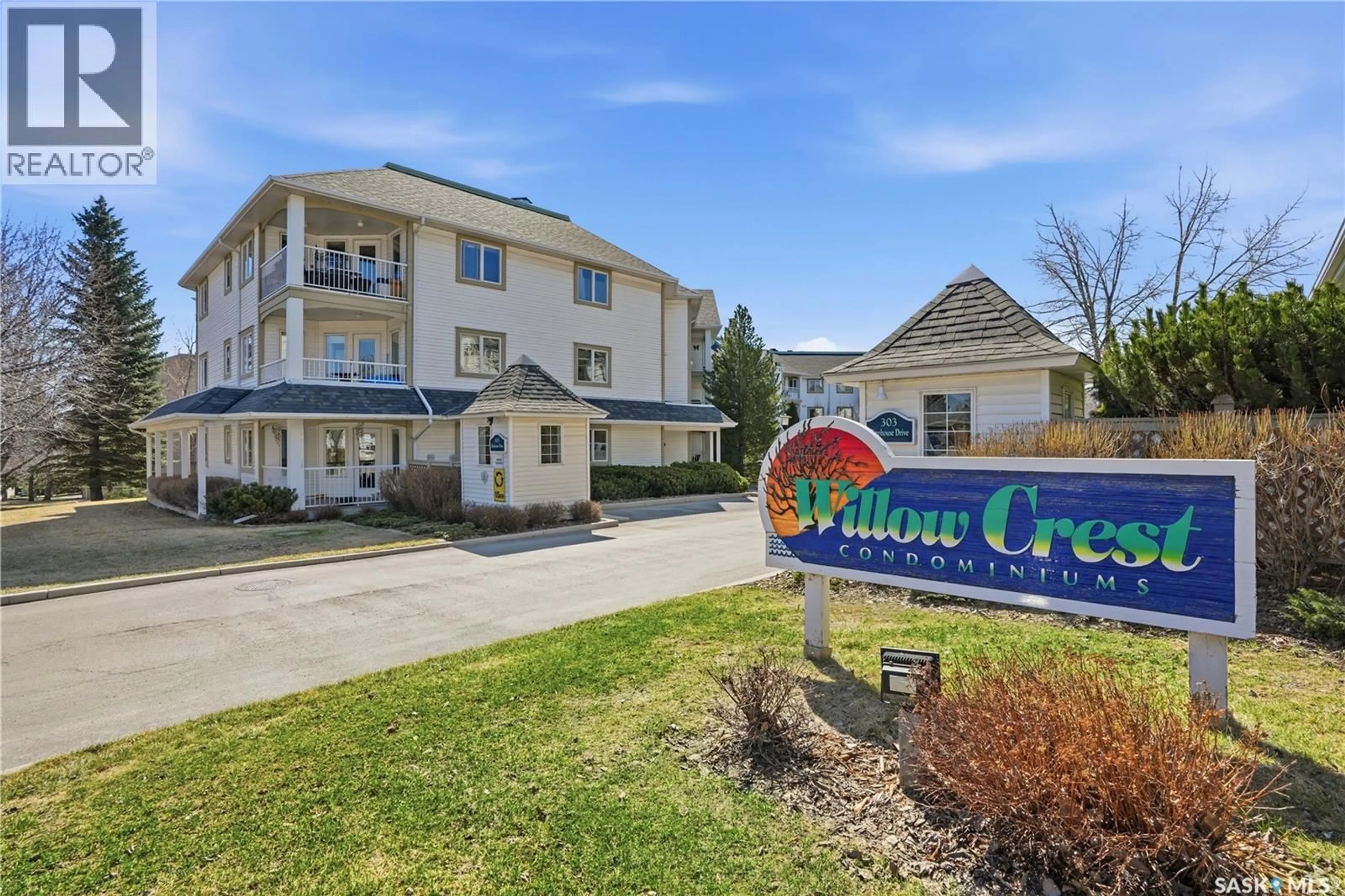 Patio, unknown for 305 - 233 PINEHOUSE DRIVE, Saskatoon Saskatchewan S7K7Z4