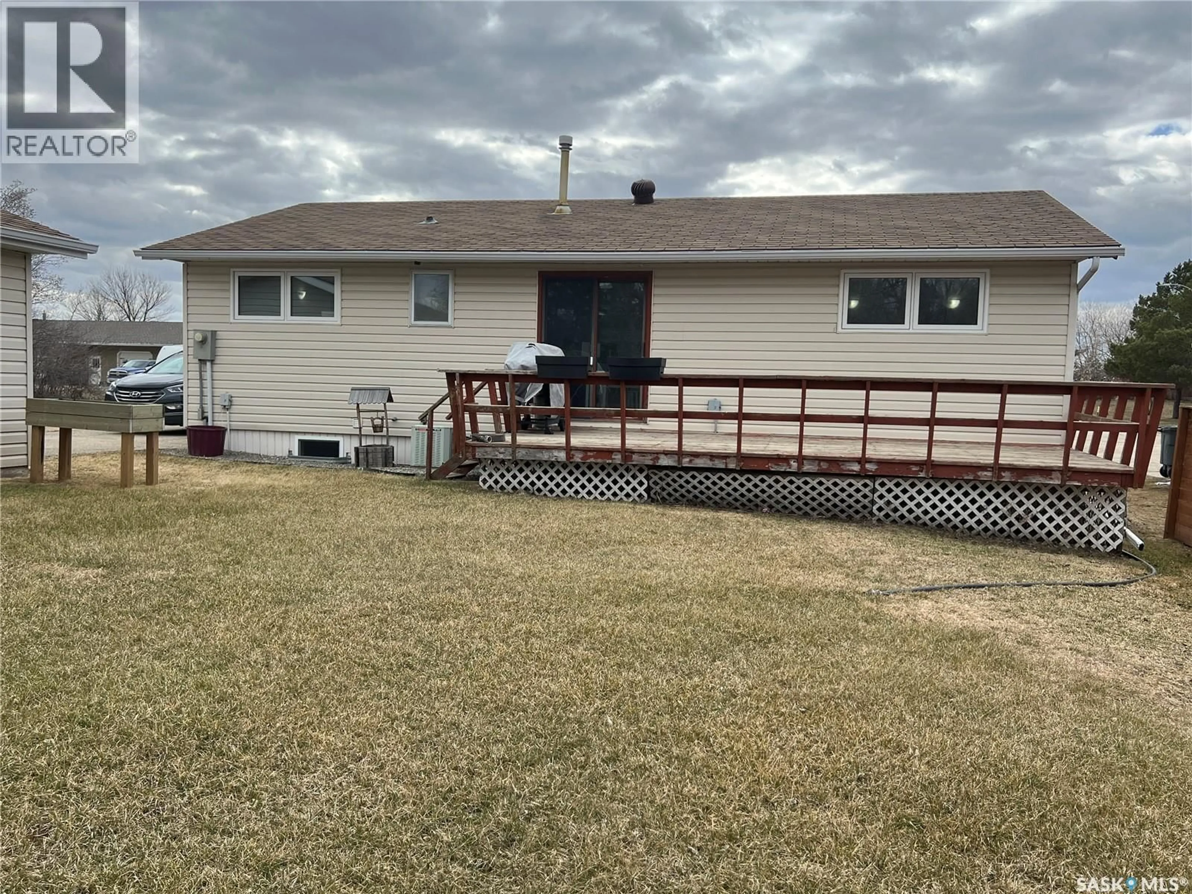 A pic from outside/outdoor area/front of a property/back of a property/a pic from drone, water/lake/river/ocean view for 901 THOMPSON STREET, Whitewood Saskatchewan S0G5C0