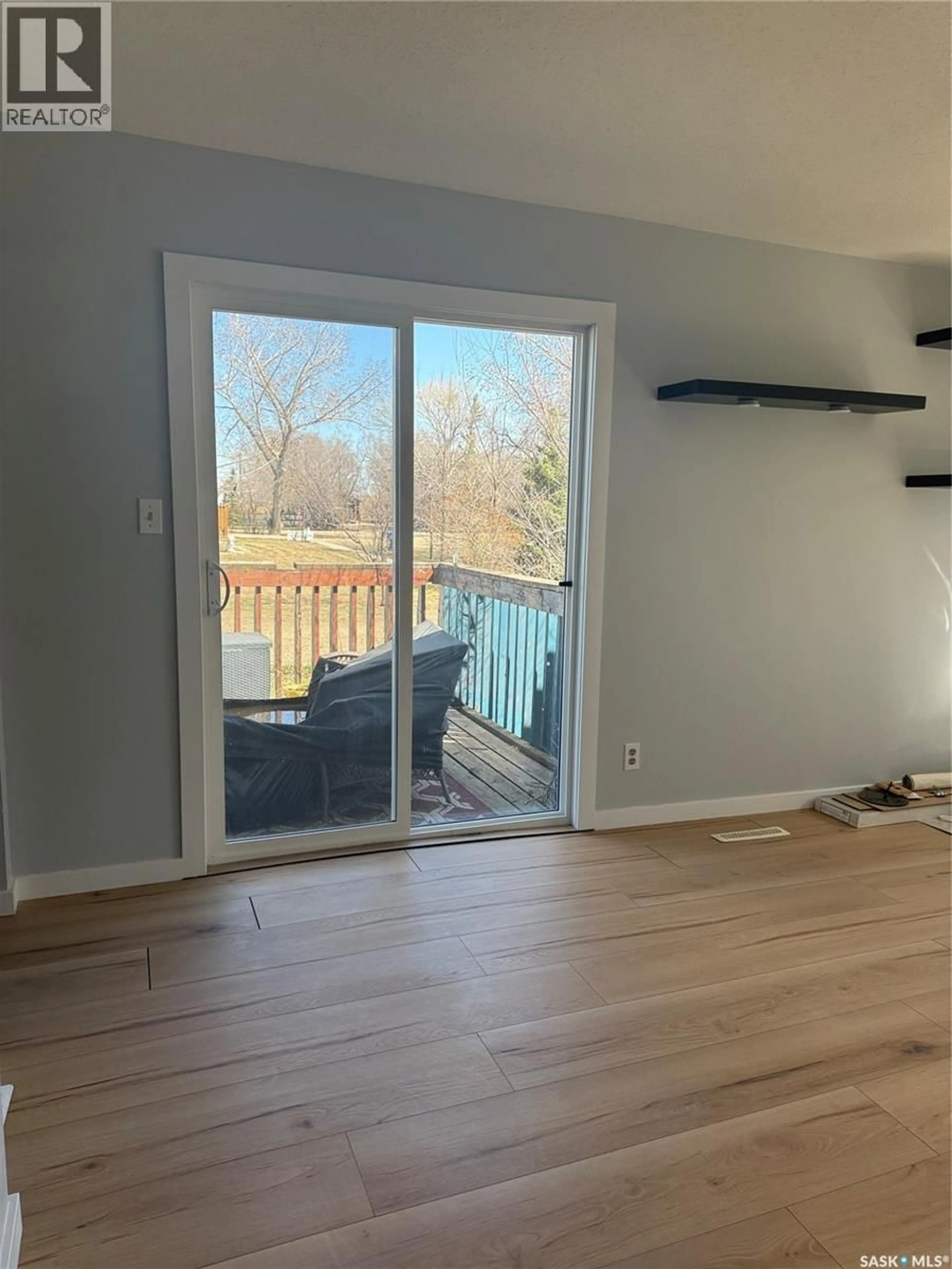 A pic of a room for 414 3RD AVENUE, Dodsland Saskatchewan S0L0V0