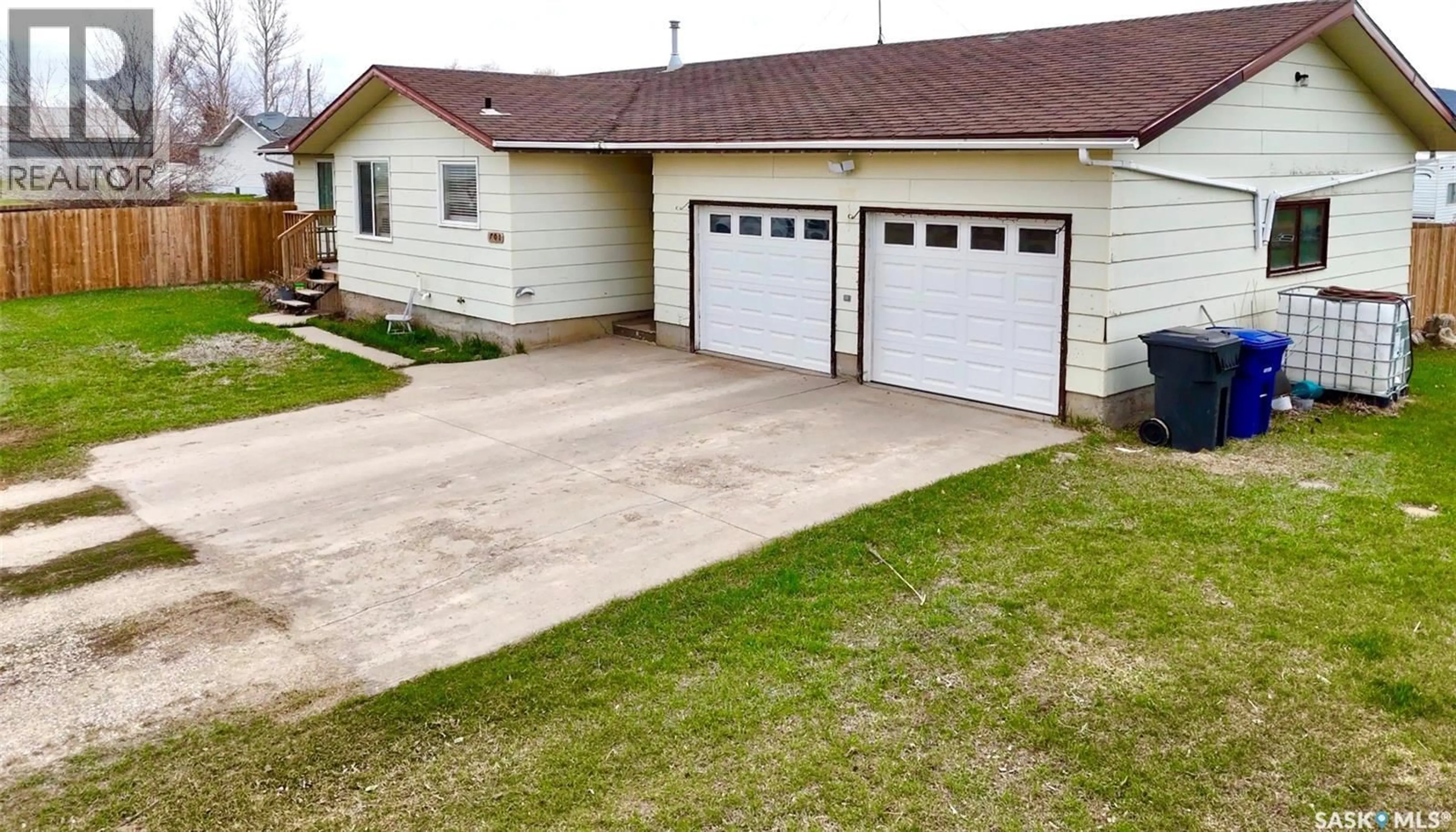 Unknown for 701 1ST STREET, Hanley Saskatchewan S0G2E0