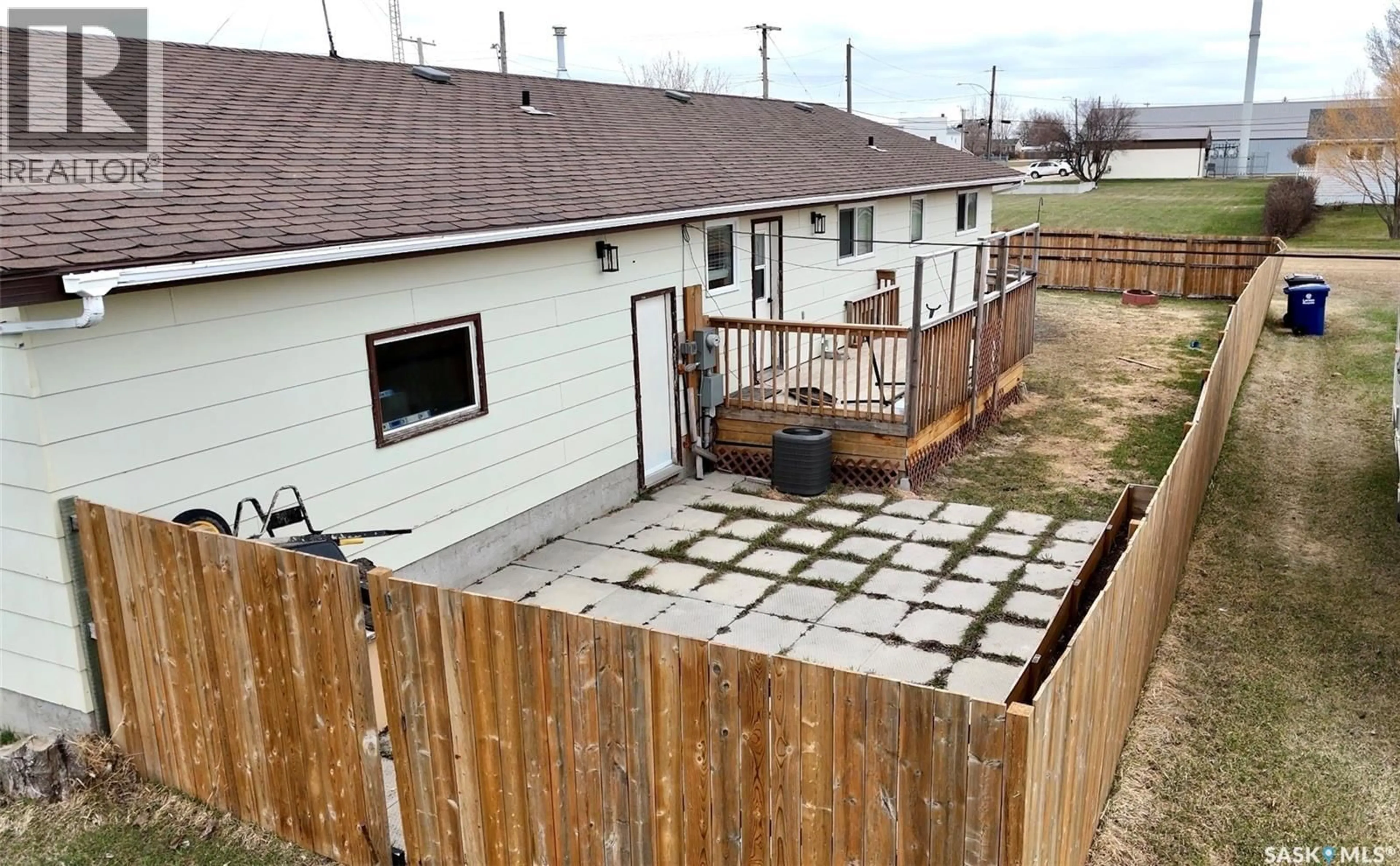 Patio, street for 701 1ST STREET, Hanley Saskatchewan S0G2E0