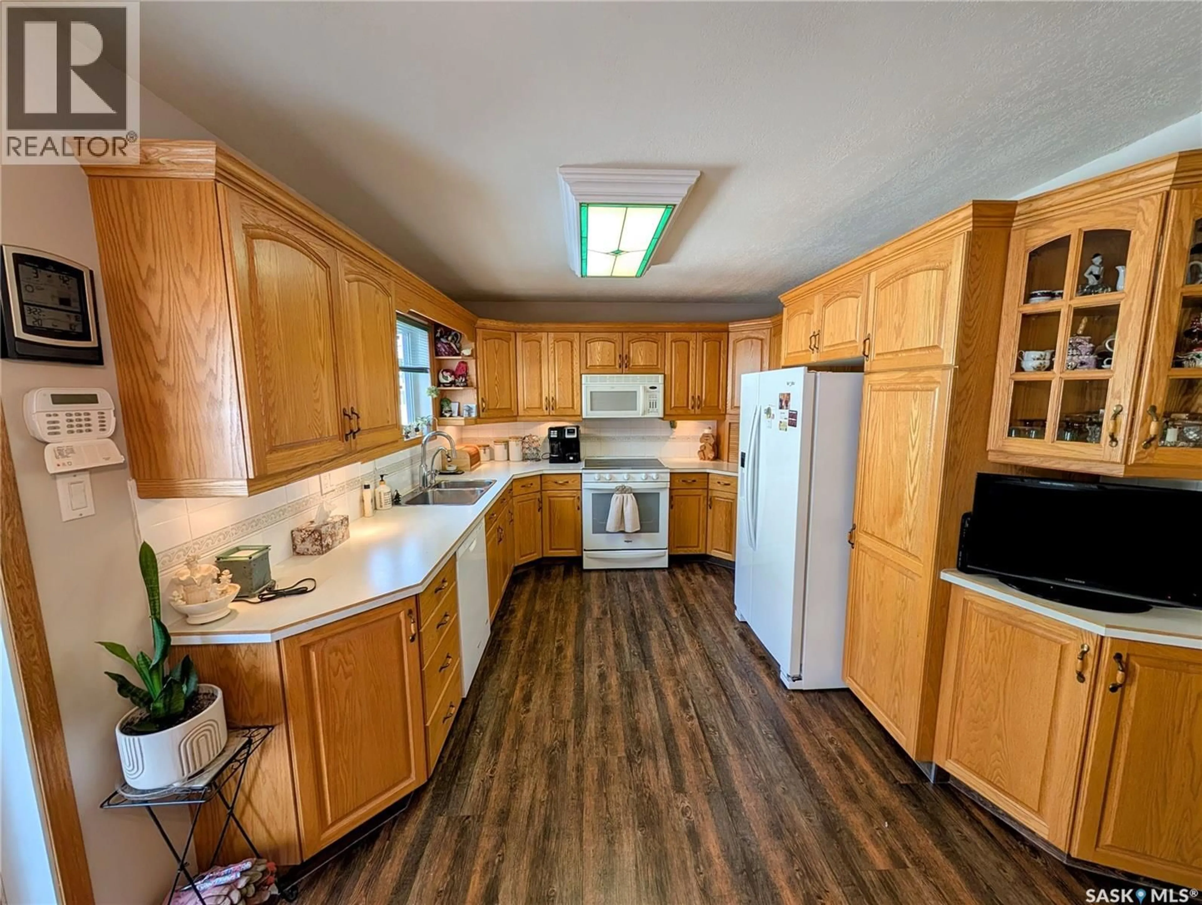 Unknown for 806 GRAHAM ROAD, Regina Saskatchewan S4N6W7