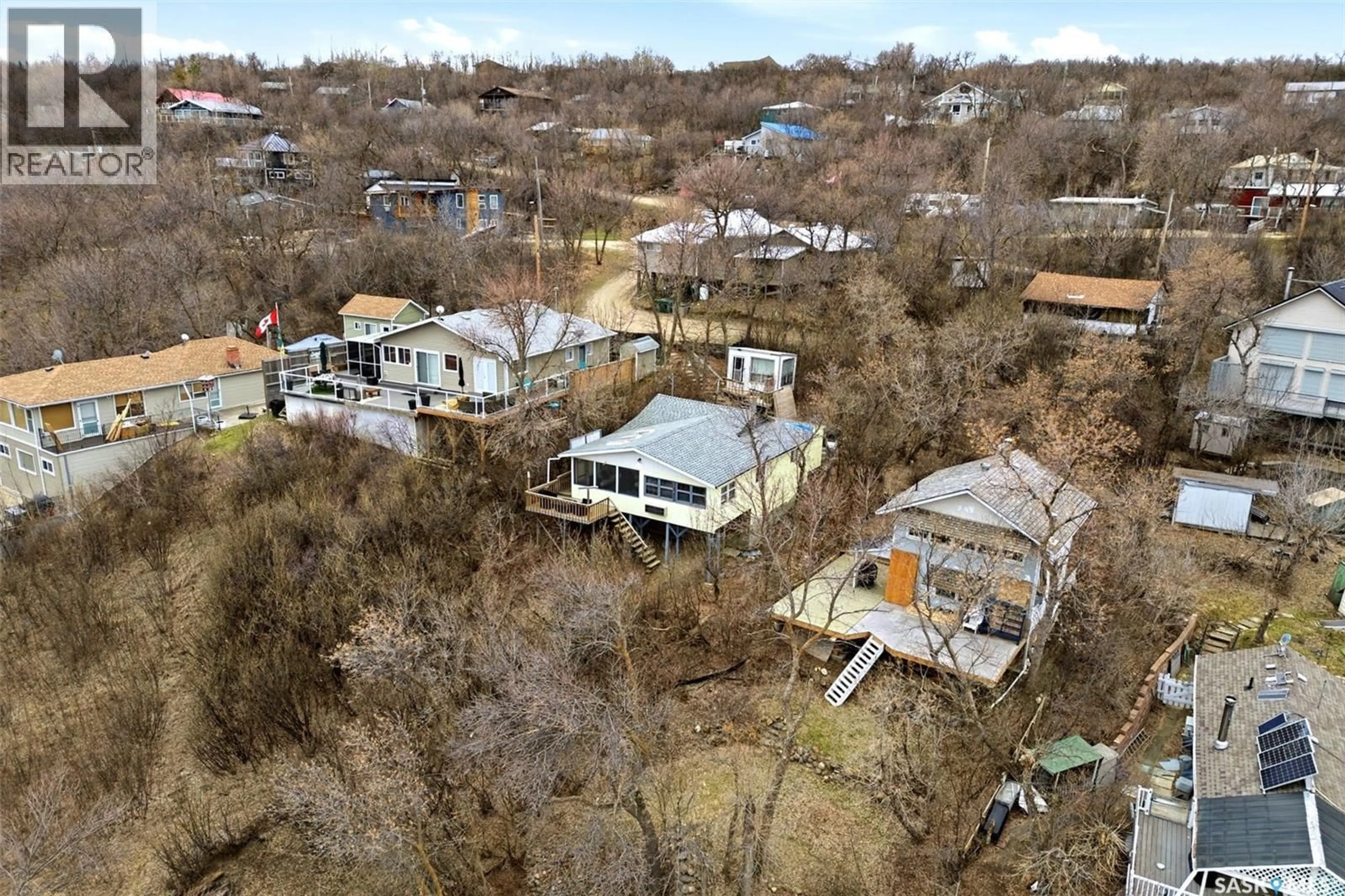 A pic from outside/outdoor area/front of a property/back of a property/a pic from drone, street for Lumsden Beach Saskatchewan S4S4C0
