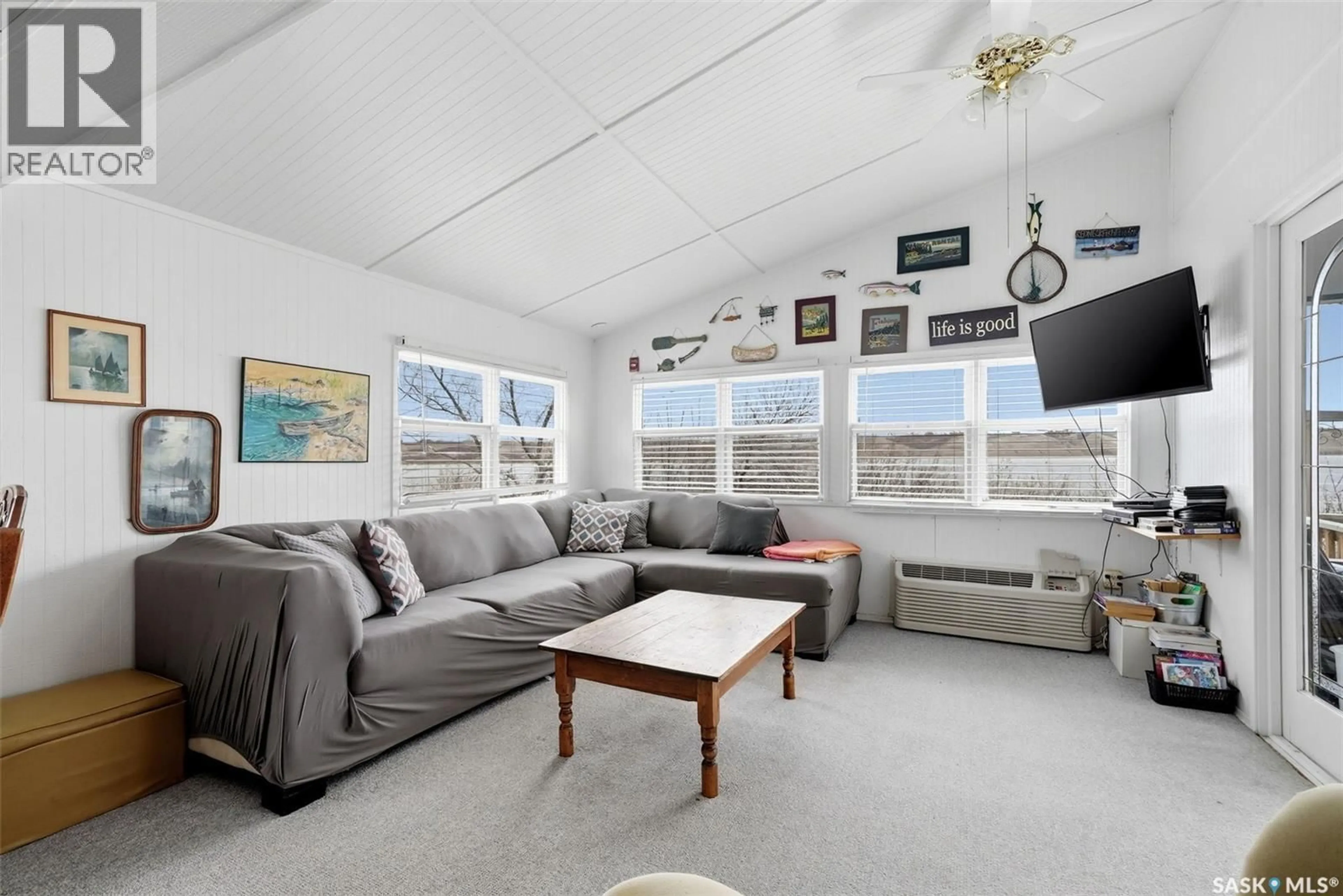 Living room with furniture, unknown for Lumsden Beach Saskatchewan S4S4C0