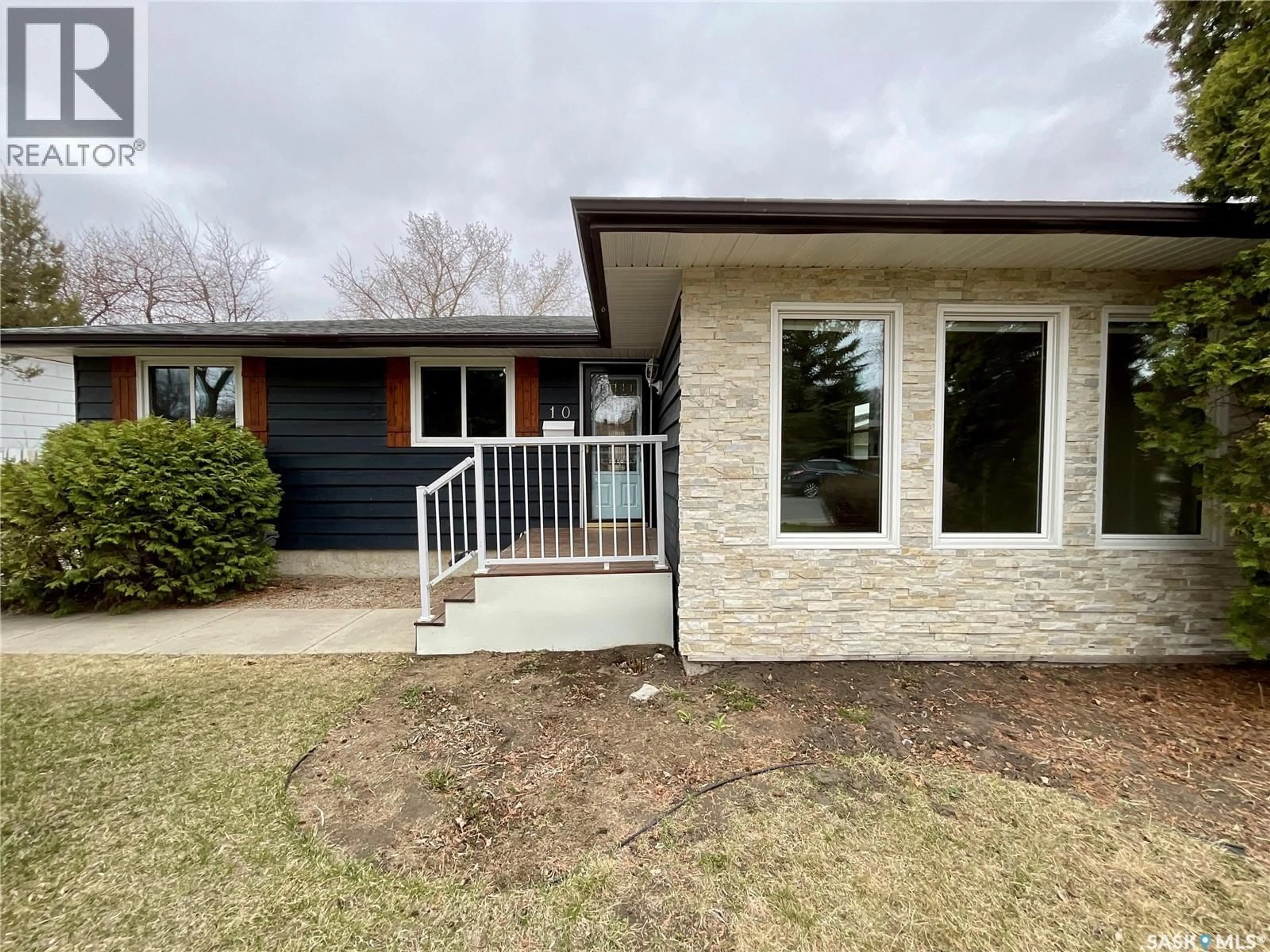 Unknown for 10 CHASE CRESCENT, Regina Saskatchewan S4R7Y4