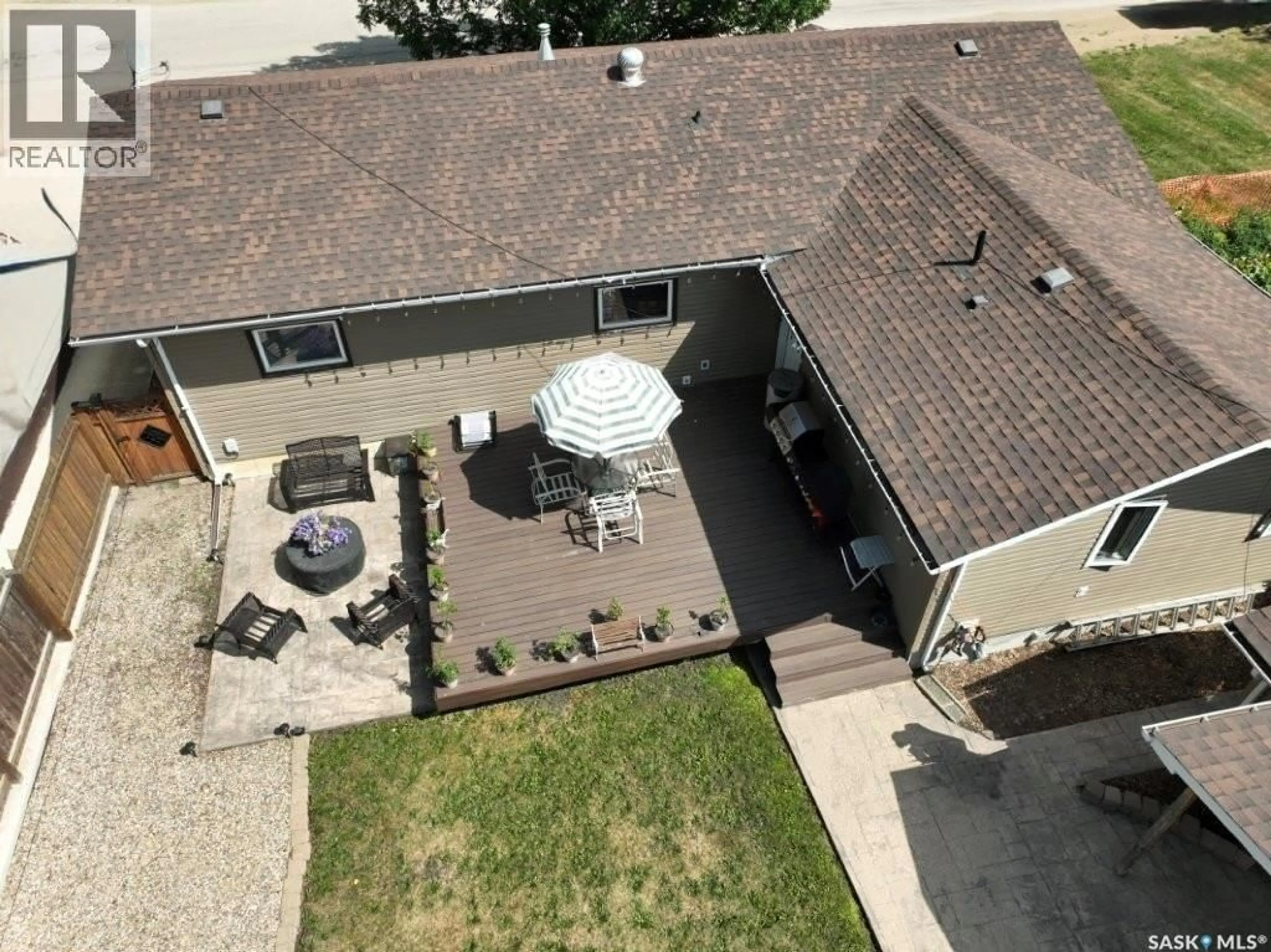 A pic from outside/outdoor area/front of a property/back of a property/a pic from drone, street for 513 HUDSON STREET, Hudson Bay Saskatchewan S0E0Y0