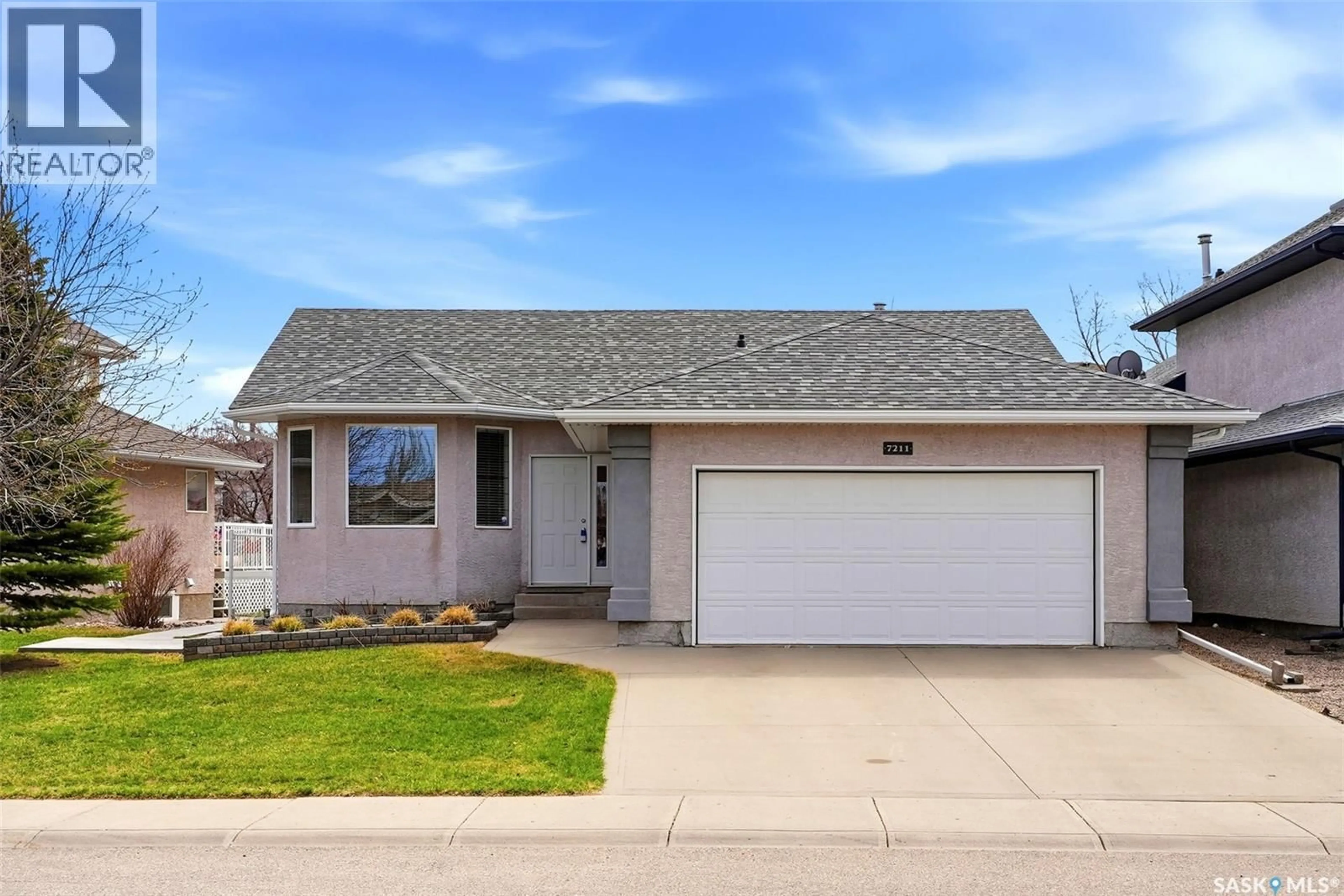 Home with vinyl exterior material, street for 7211 MAPLE VIEW CRESCENT, Regina Saskatchewan S4X4S3