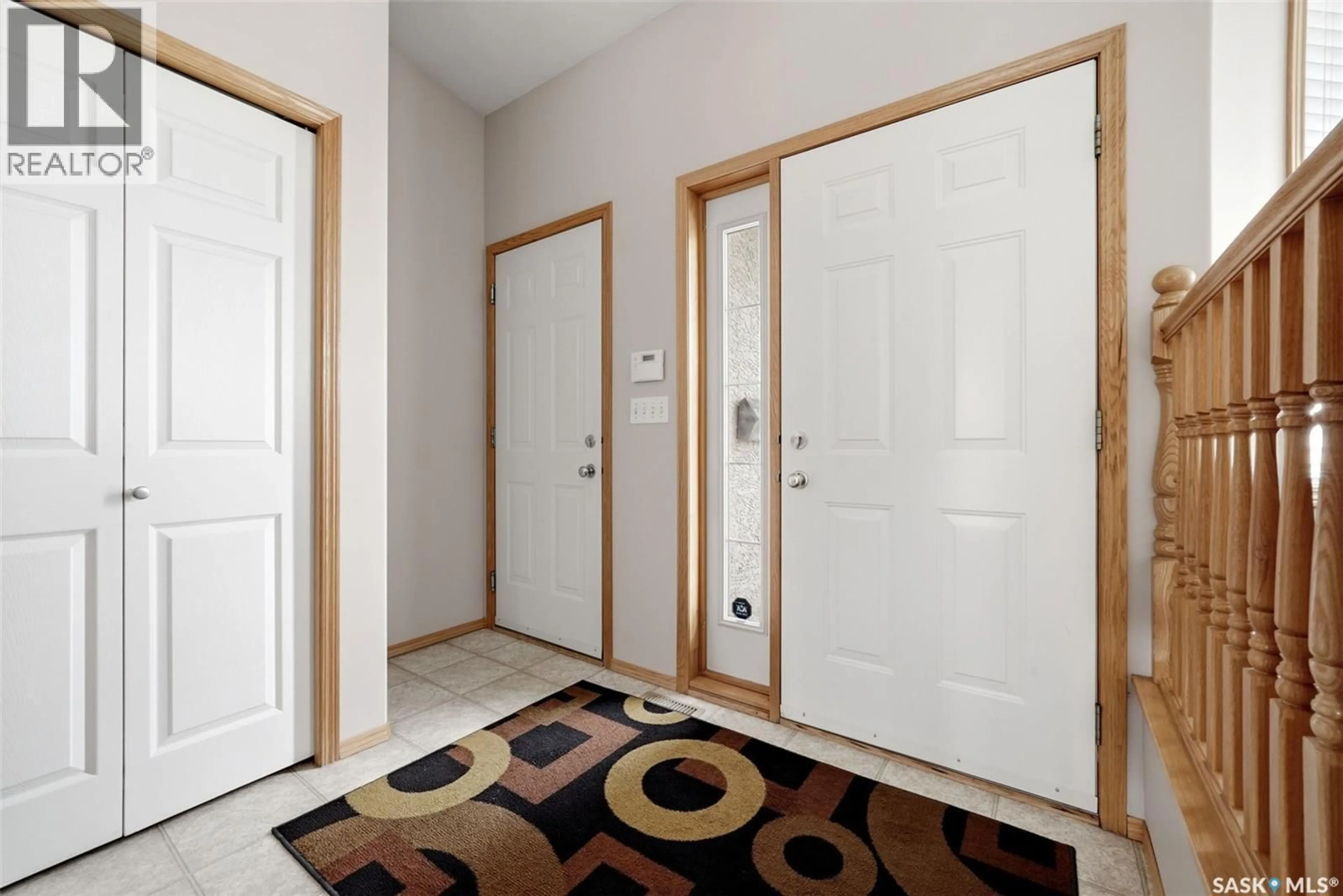 Indoor entryway for 7211 MAPLE VIEW CRESCENT, Regina Saskatchewan S4X4S3