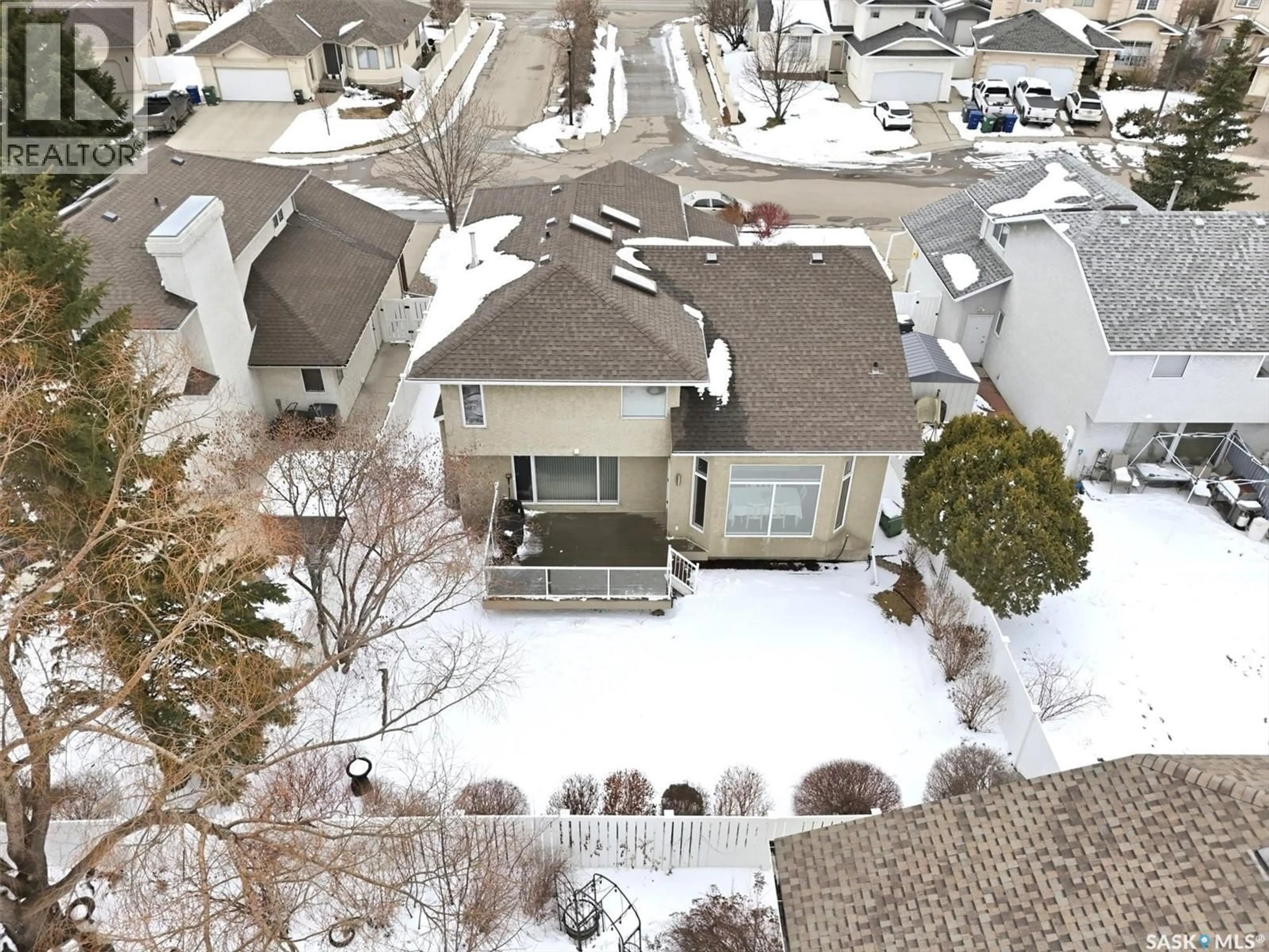 A pic from outside/outdoor area/front of a property/back of a property/a pic from drone, street for 510 EASTMAN COVE, Saskatoon Saskatchewan S7N4K9