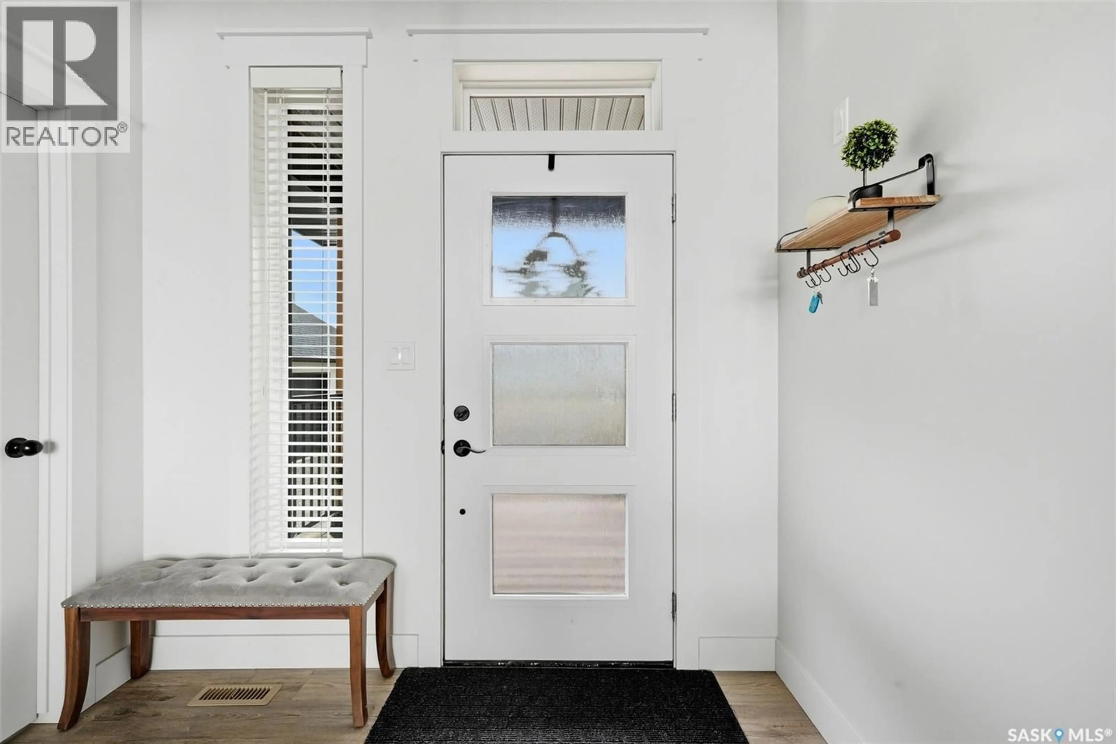 Indoor entryway for 221 ALFRED CRESCENT, Saskatchewan Beach Saskatchewan S0G4L0
