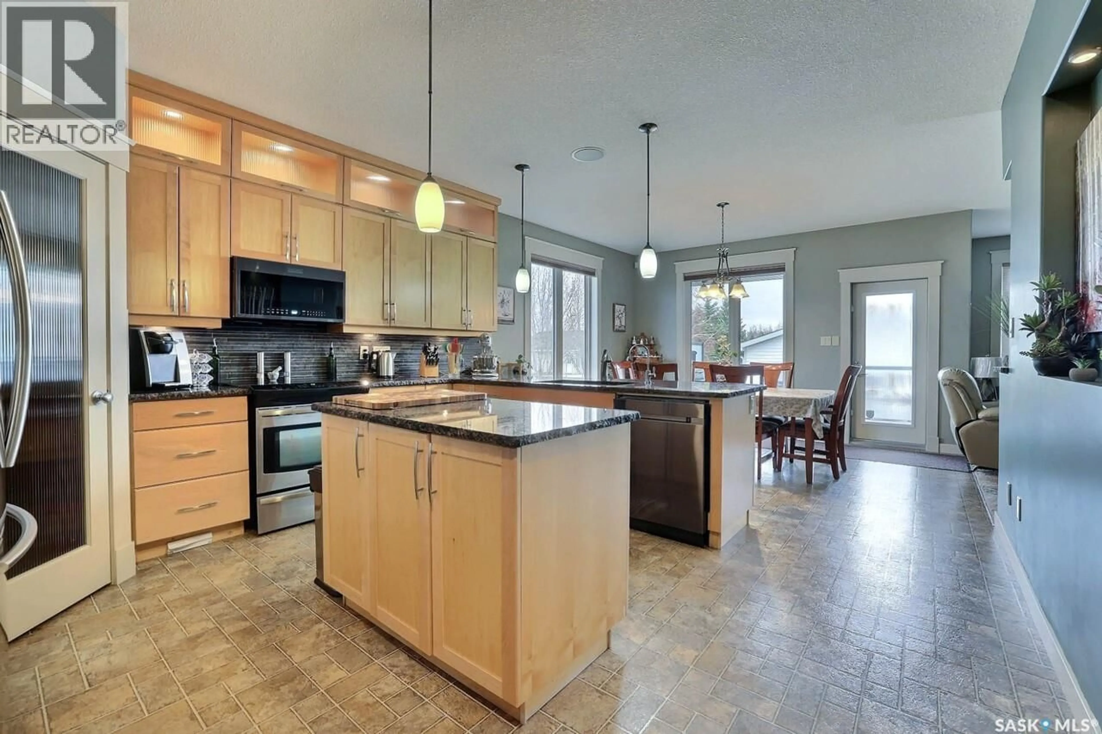 Open concept kitchen, unknown for 225 WILLOW RIDGE DRIVE, Pilot Butte Saskatchewan S0G3Z0