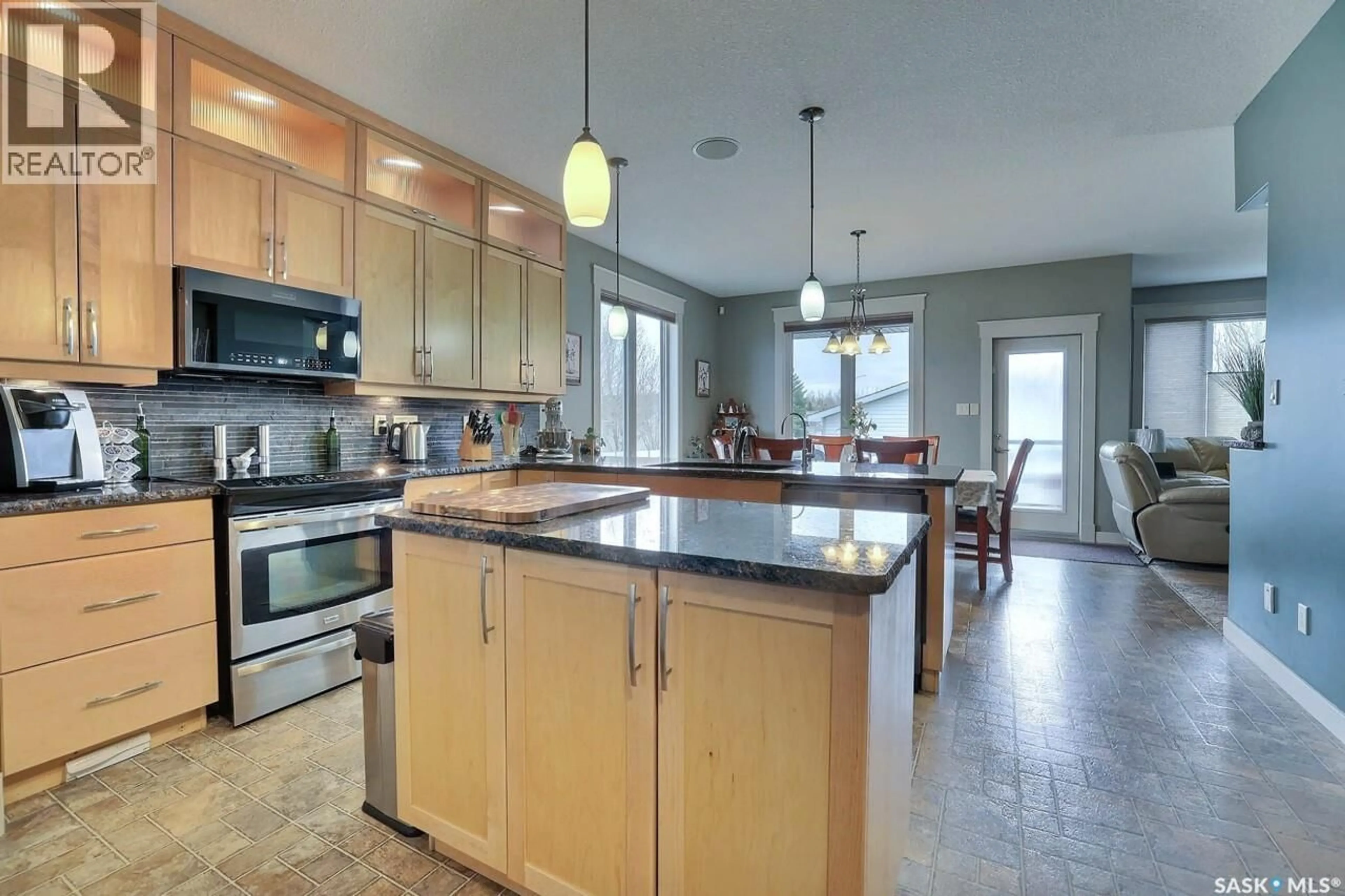 Open concept kitchen, unknown for 225 WILLOW RIDGE DRIVE, Pilot Butte Saskatchewan S0G3Z0