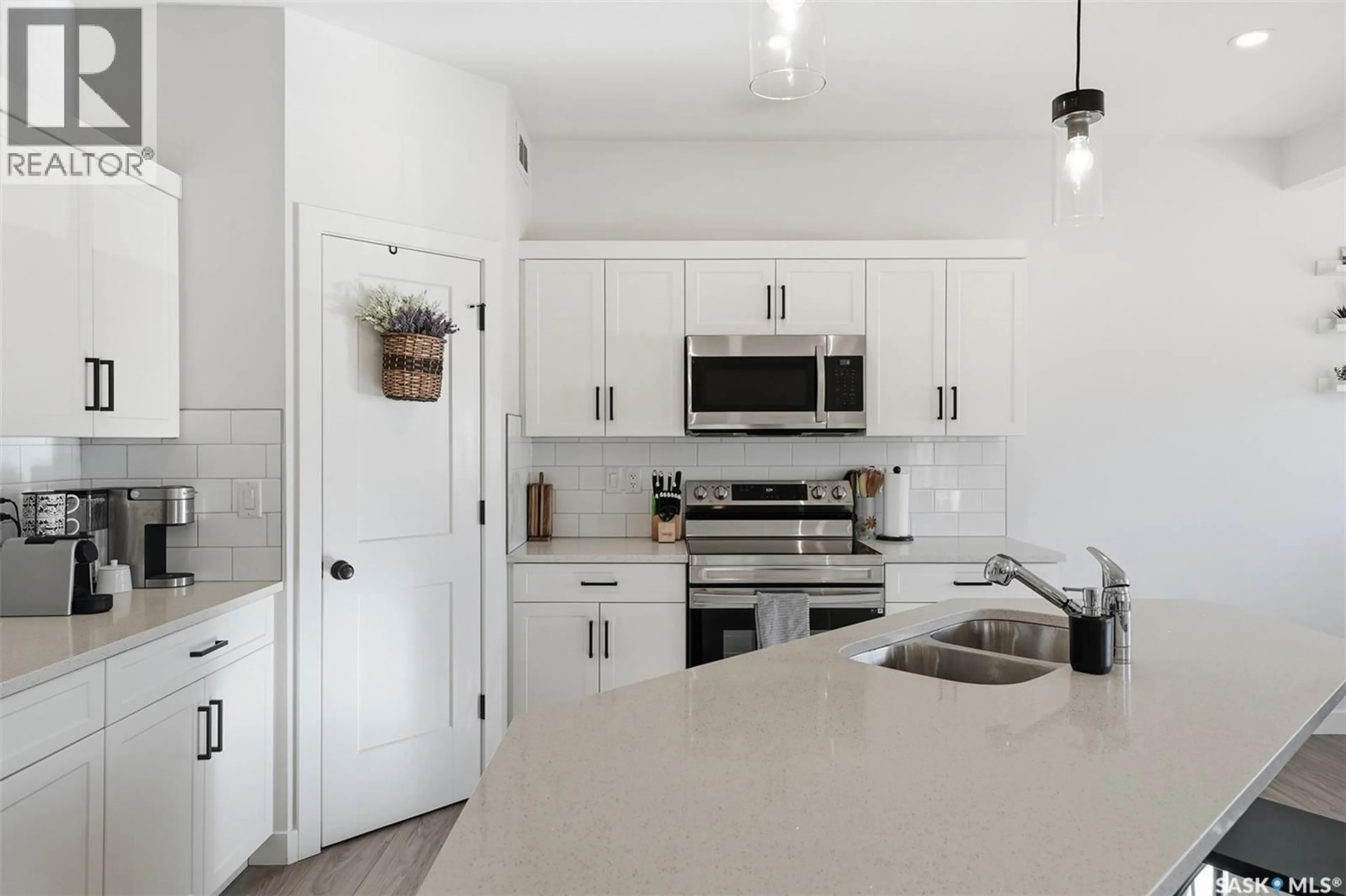 Open concept kitchen, unknown for 152 ECHO LANE, Martensville Saskatchewan S0K2T1