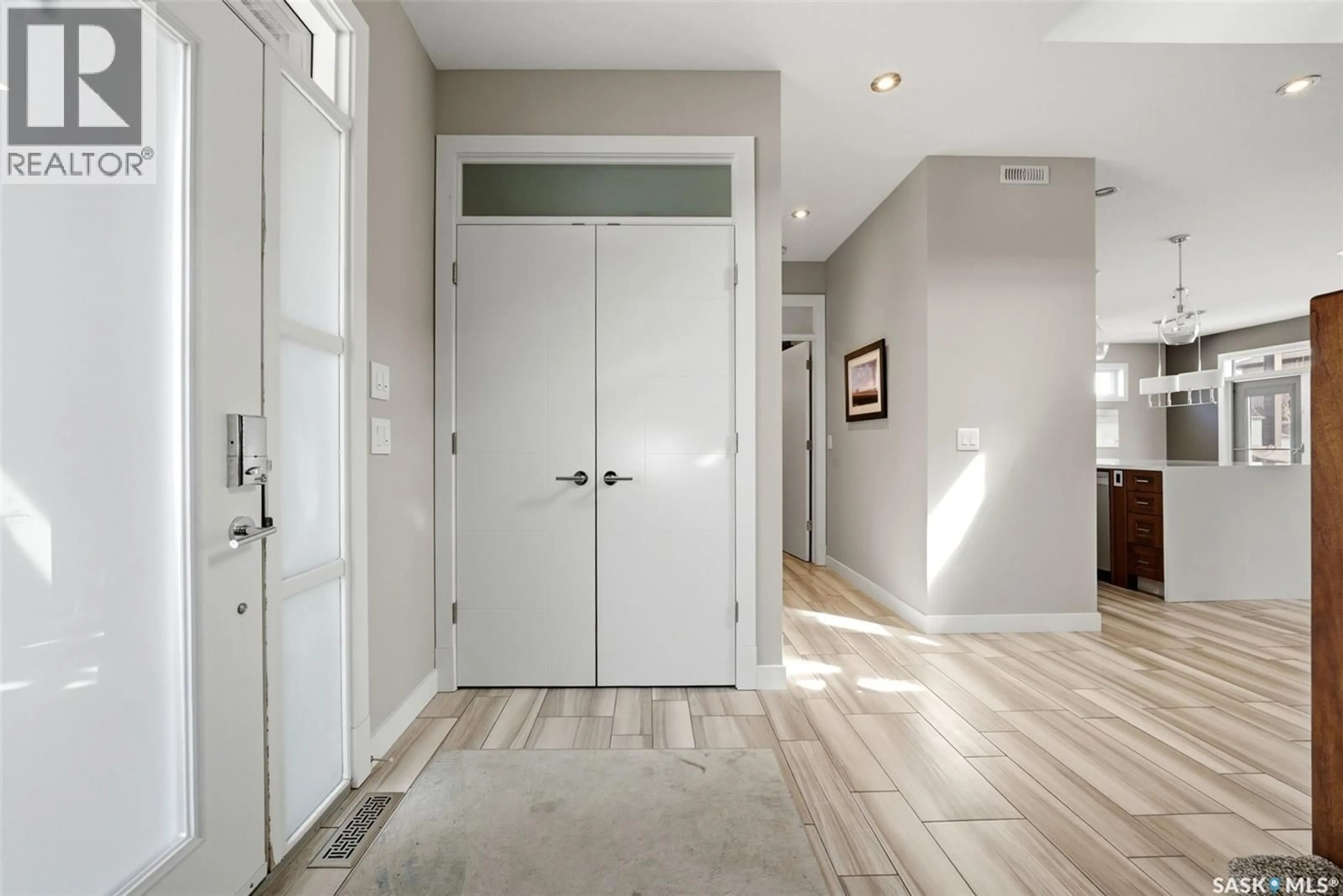 Indoor entryway for 5286 AVIATOR CRESCENT, Regina Saskatchewan S4W0G9