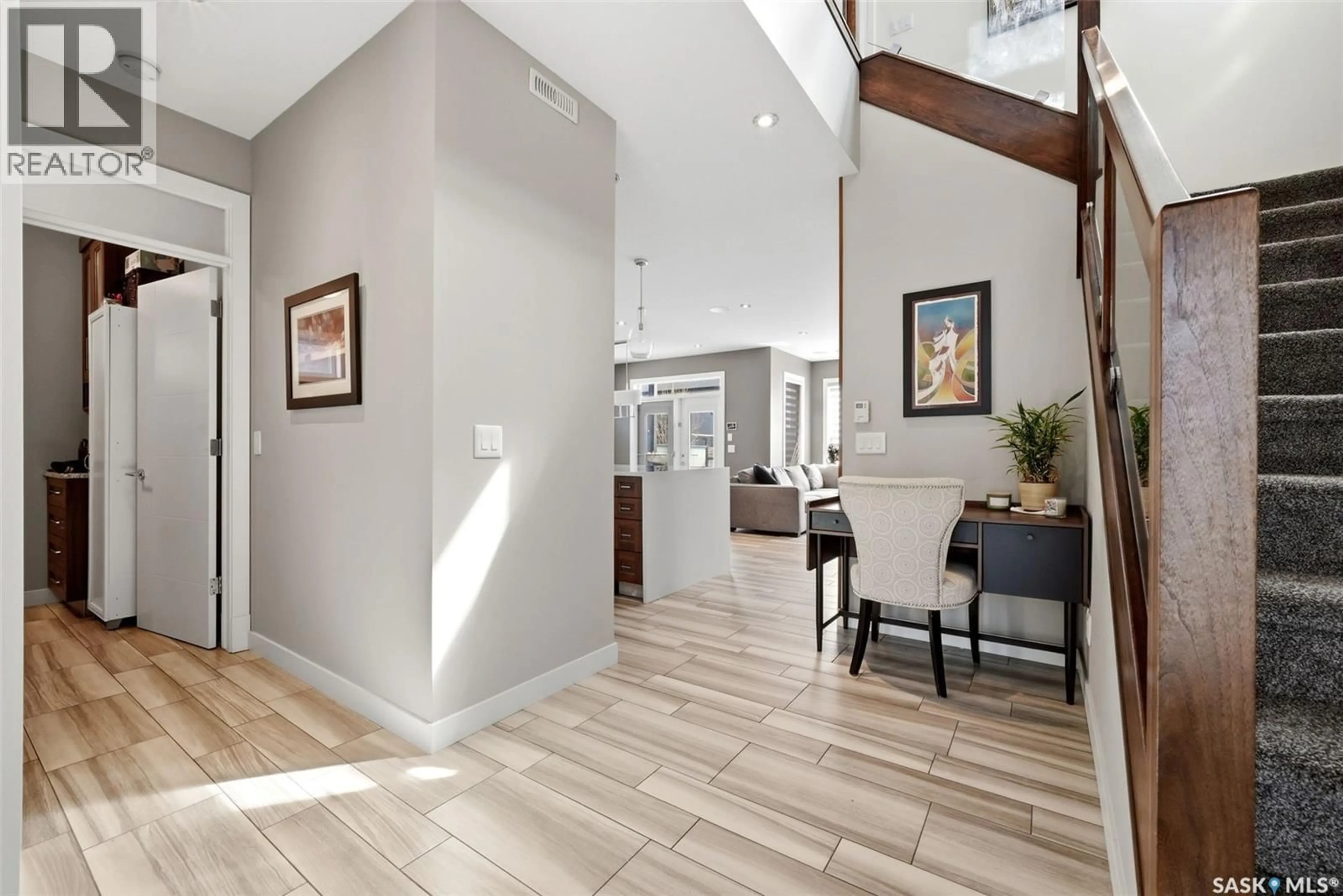 Indoor entryway for 5286 AVIATOR CRESCENT, Regina Saskatchewan S4W0G9