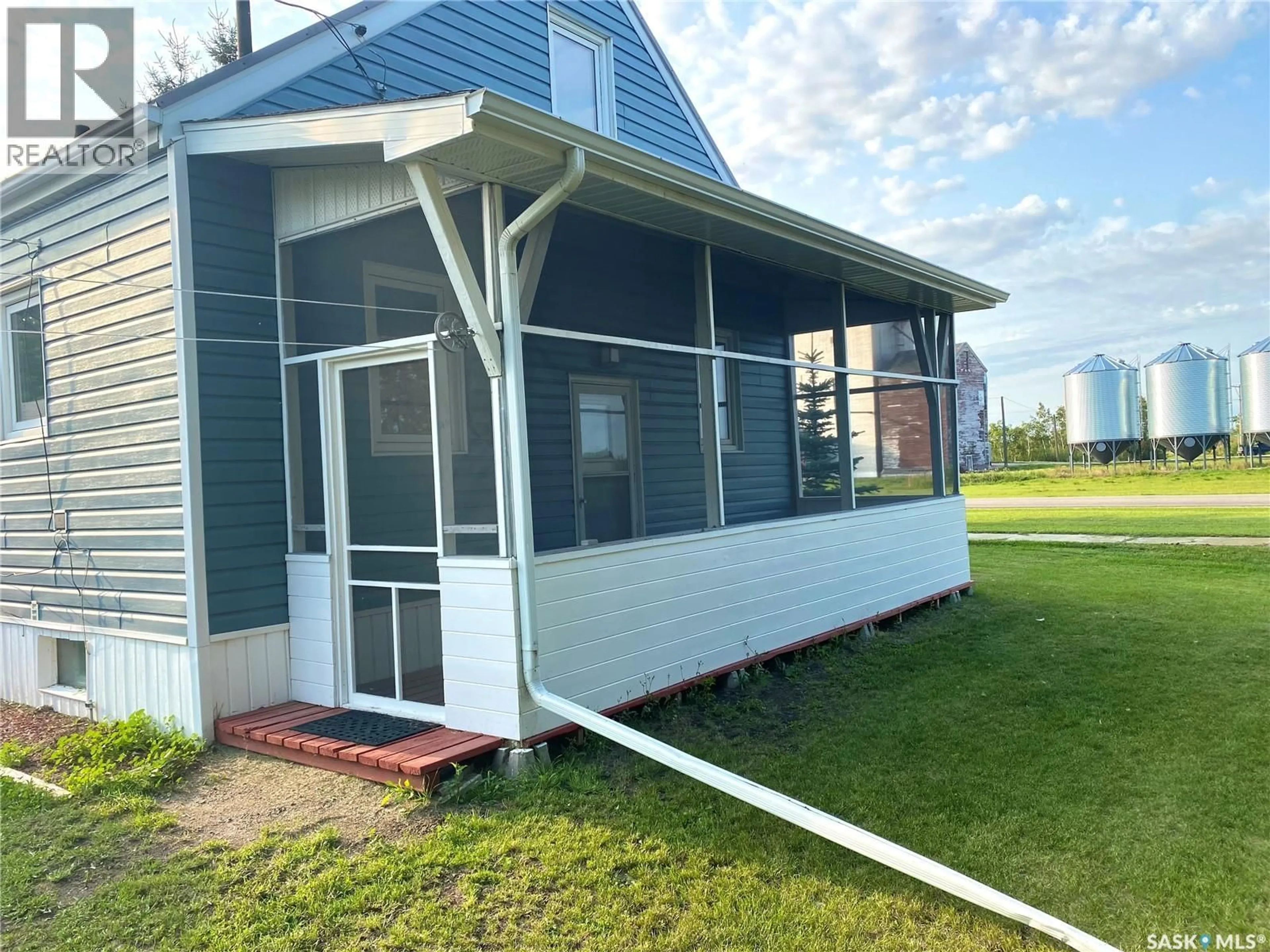 Home with vinyl exterior material, unknown for 325 GROUT STREET, Lemberg Saskatchewan S0A2B0