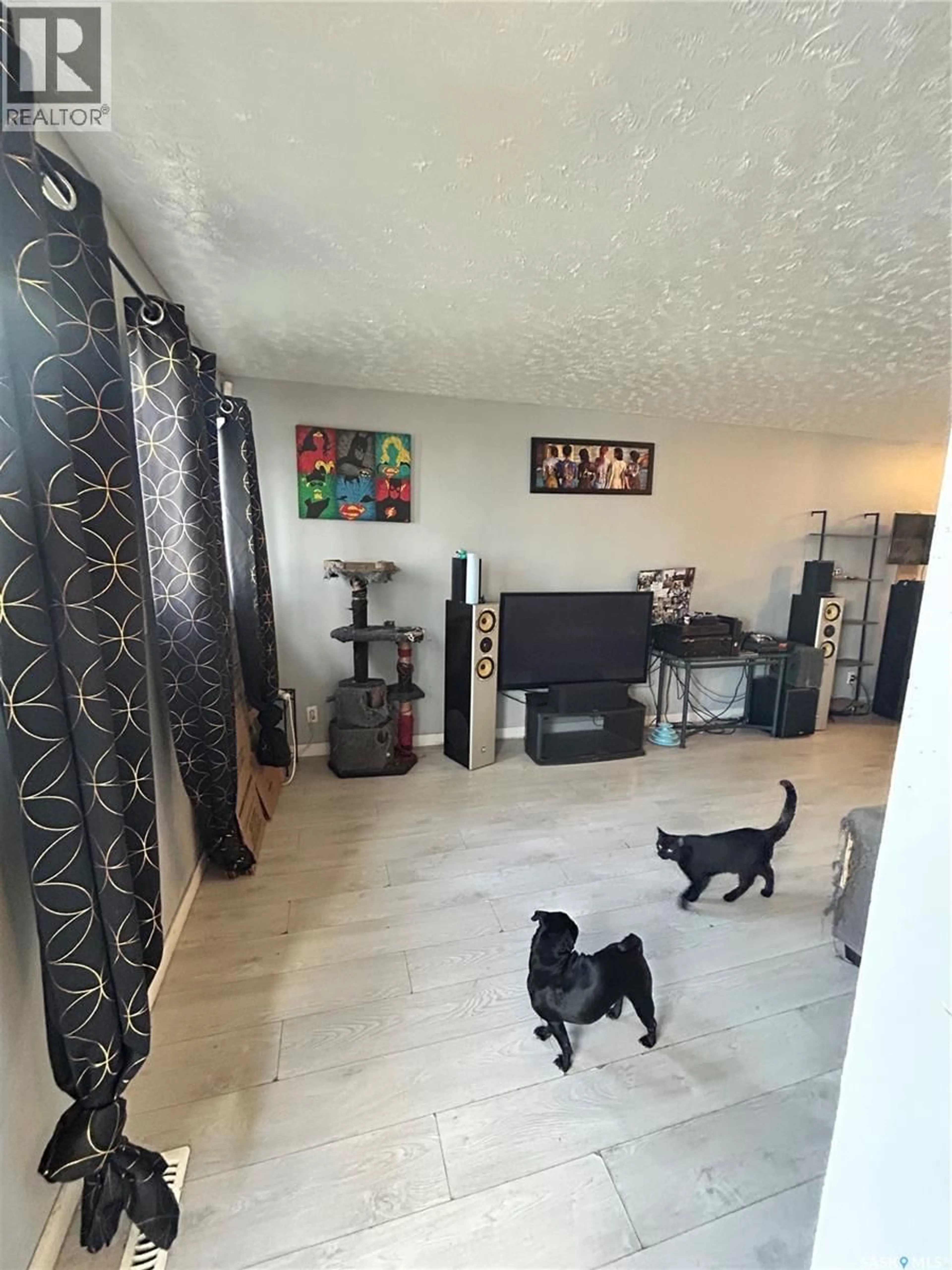Unknown for 922 GARNET STREET, Regina Saskatchewan S4T2X5