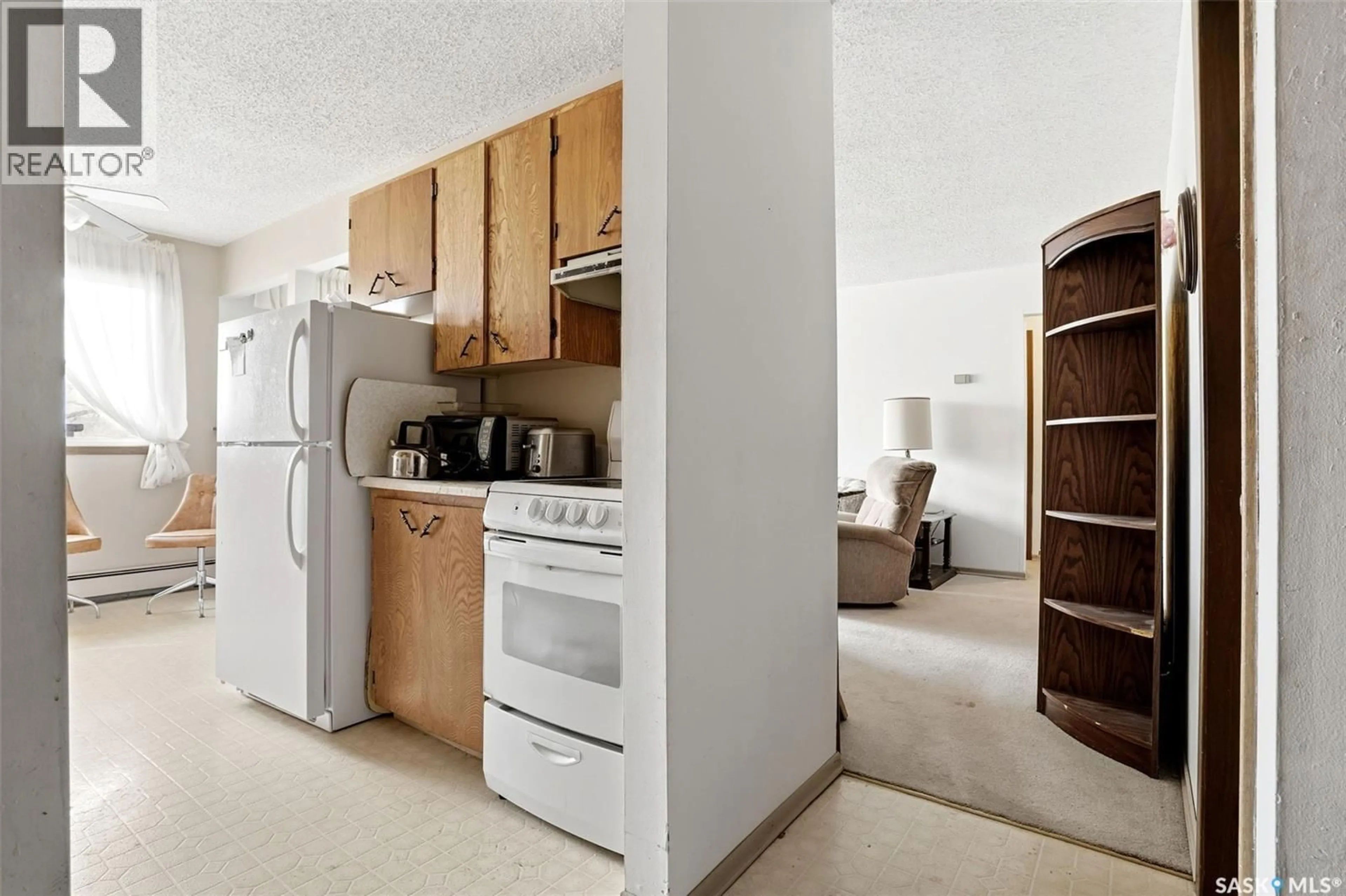 Standard kitchen, unknown for 9 26 SHAW STREET, Regina Saskatchewan S4R3M4