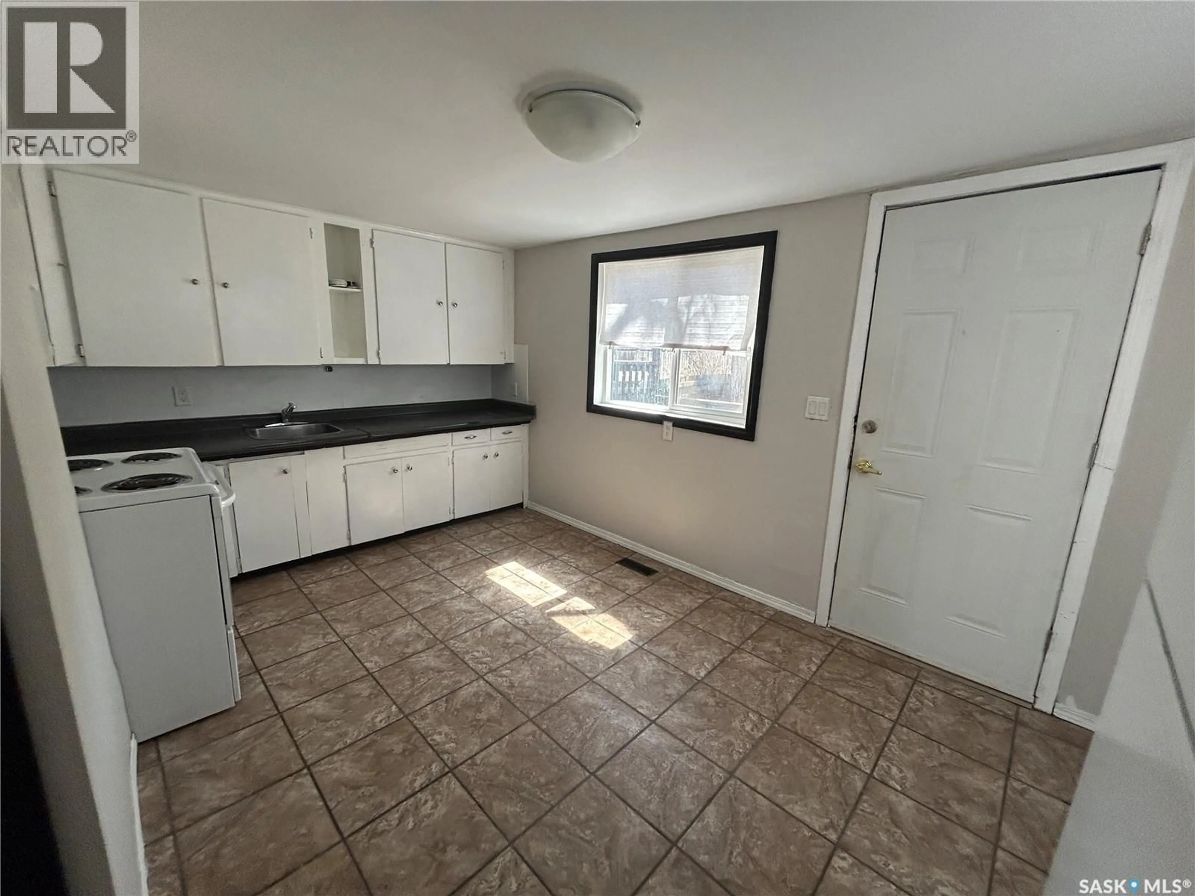 A pic of a room for 607 28TH STREET, Saskatoon Saskatchewan S7L0L2