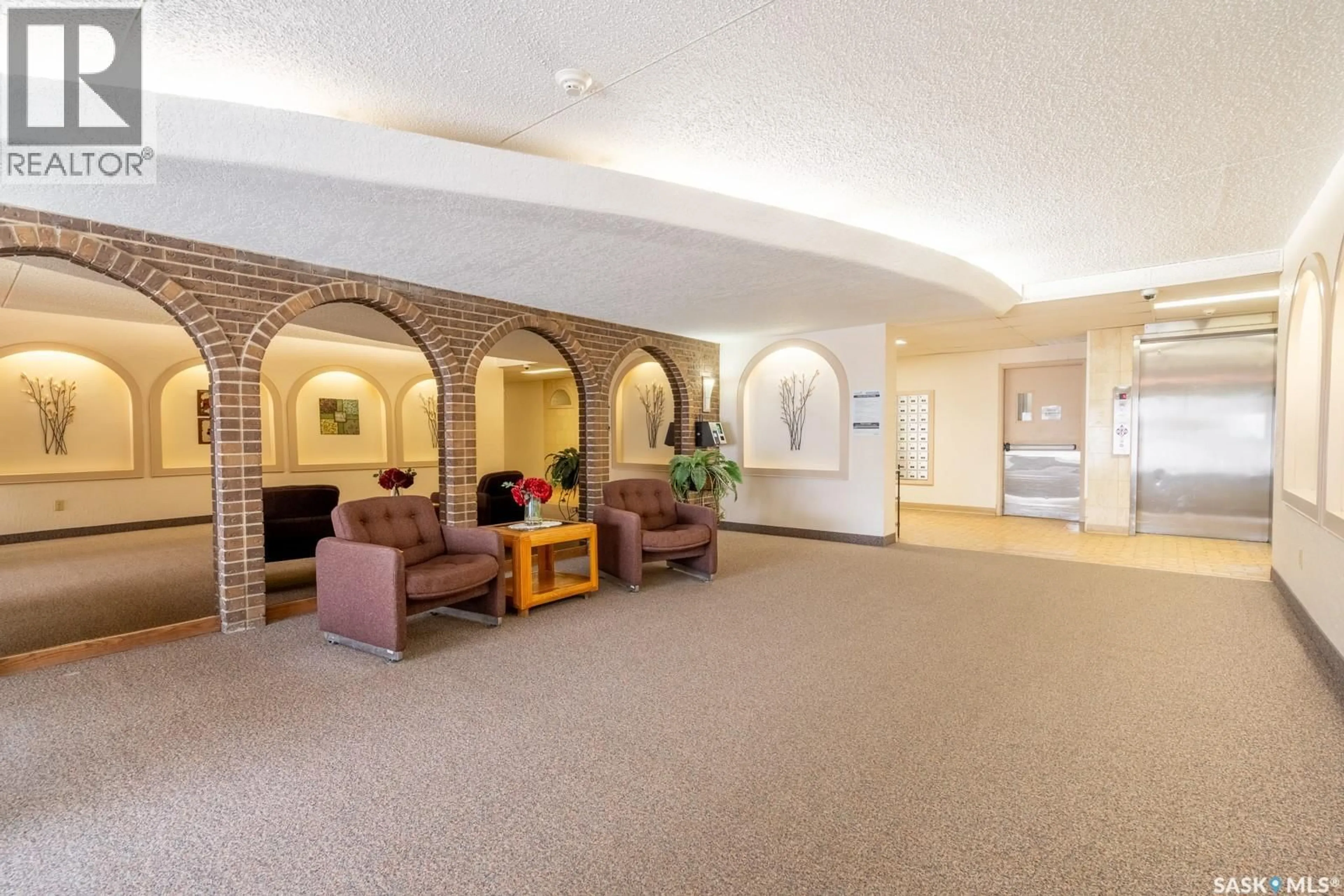 Lobby for 504 20 KLEISINGER CRESCENT, Regina Saskatchewan S4R7M3