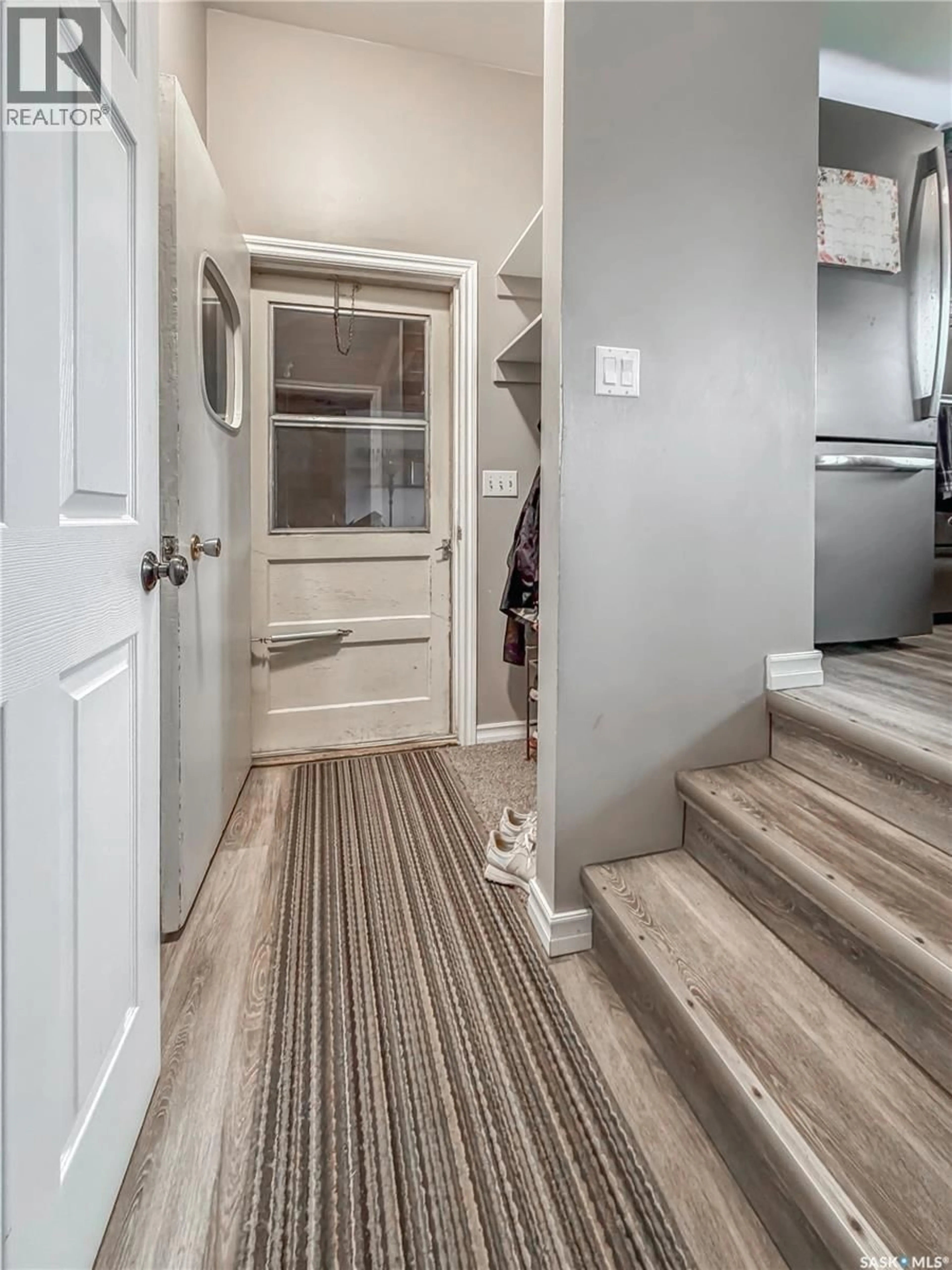 Indoor entryway for 507 DENNIS STREET, Esterhazy Saskatchewan S0A0X0