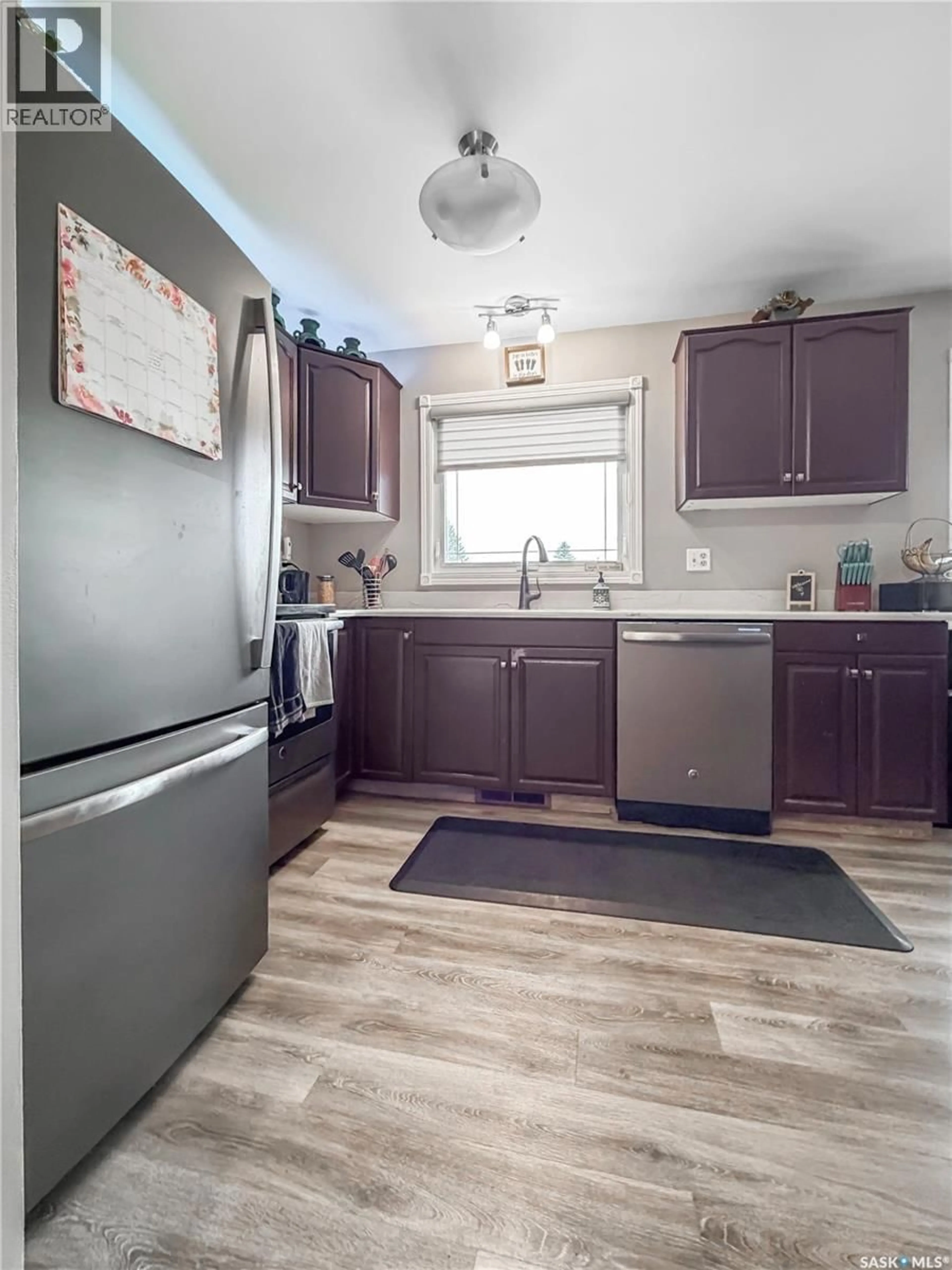 Standard kitchen, unknown for 507 DENNIS STREET, Esterhazy Saskatchewan S0A0X0