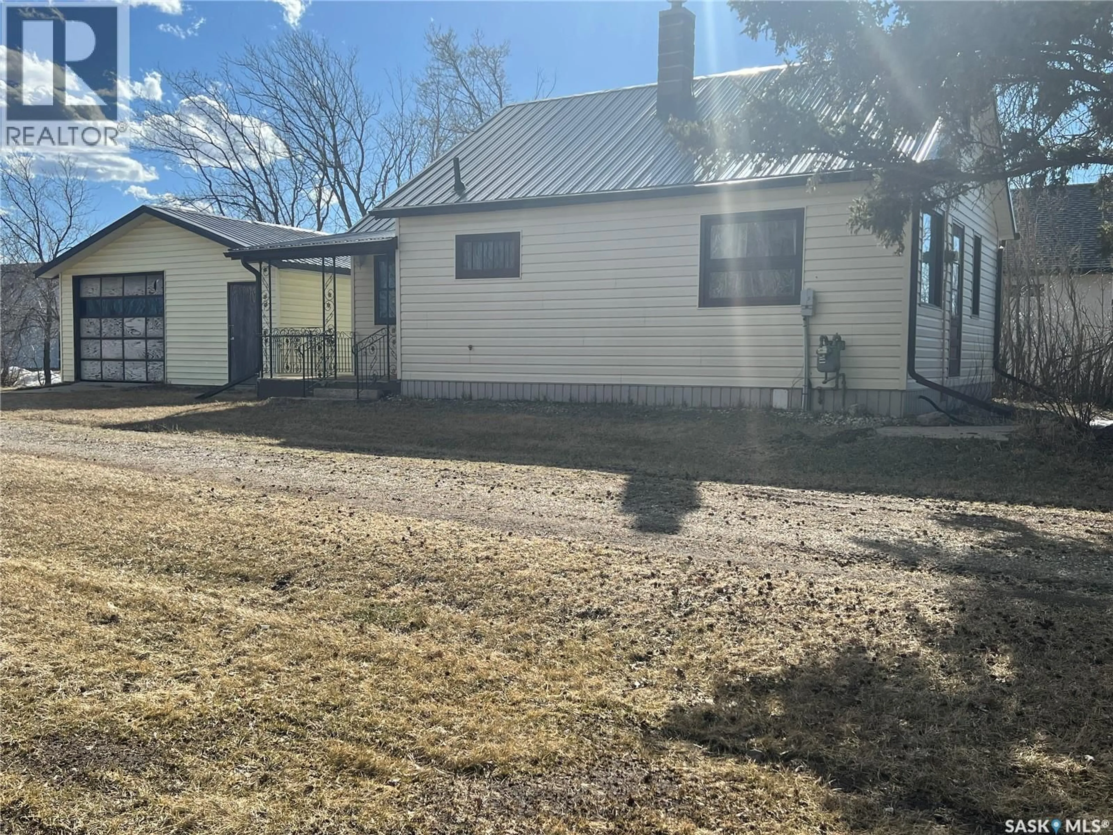 A pic from outside/outdoor area/front of a property/back of a property/a pic from drone, unknown for 301 GONCZY AVENUE, Esterhazy Saskatchewan S0A0X0