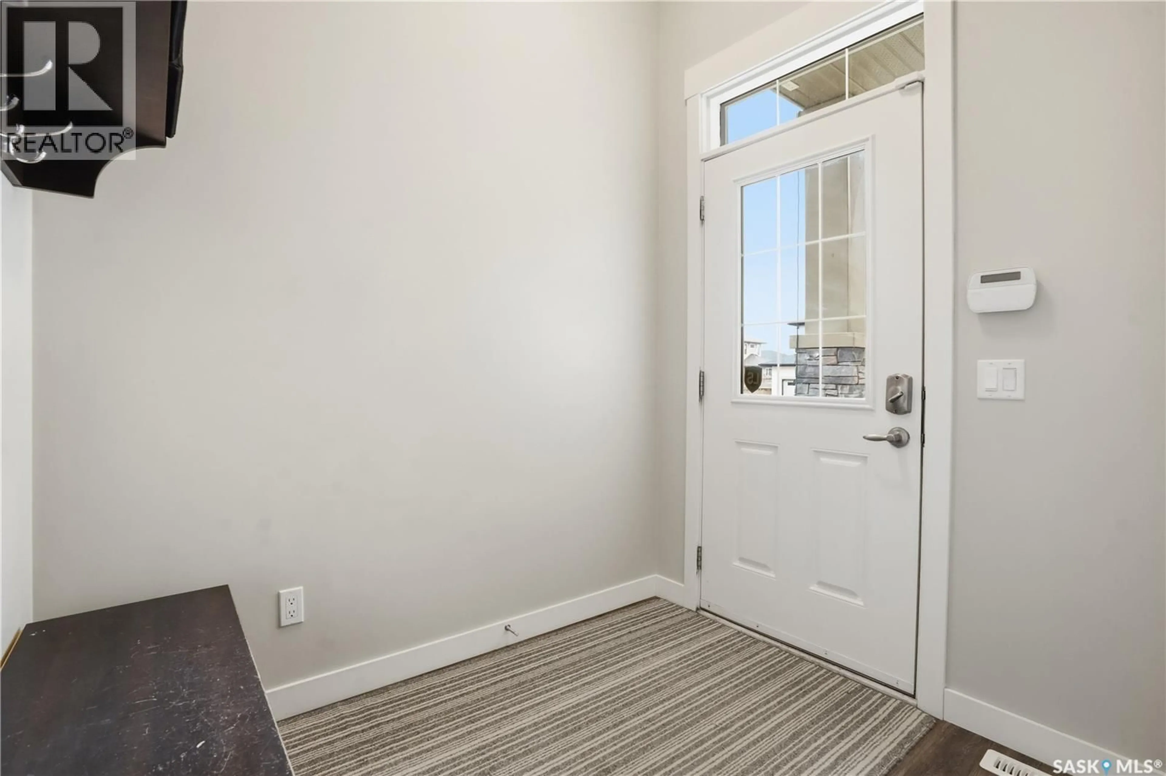 Indoor entryway for 8806 BAROOTES WAY, Regina Saskatchewan S4Y0C3