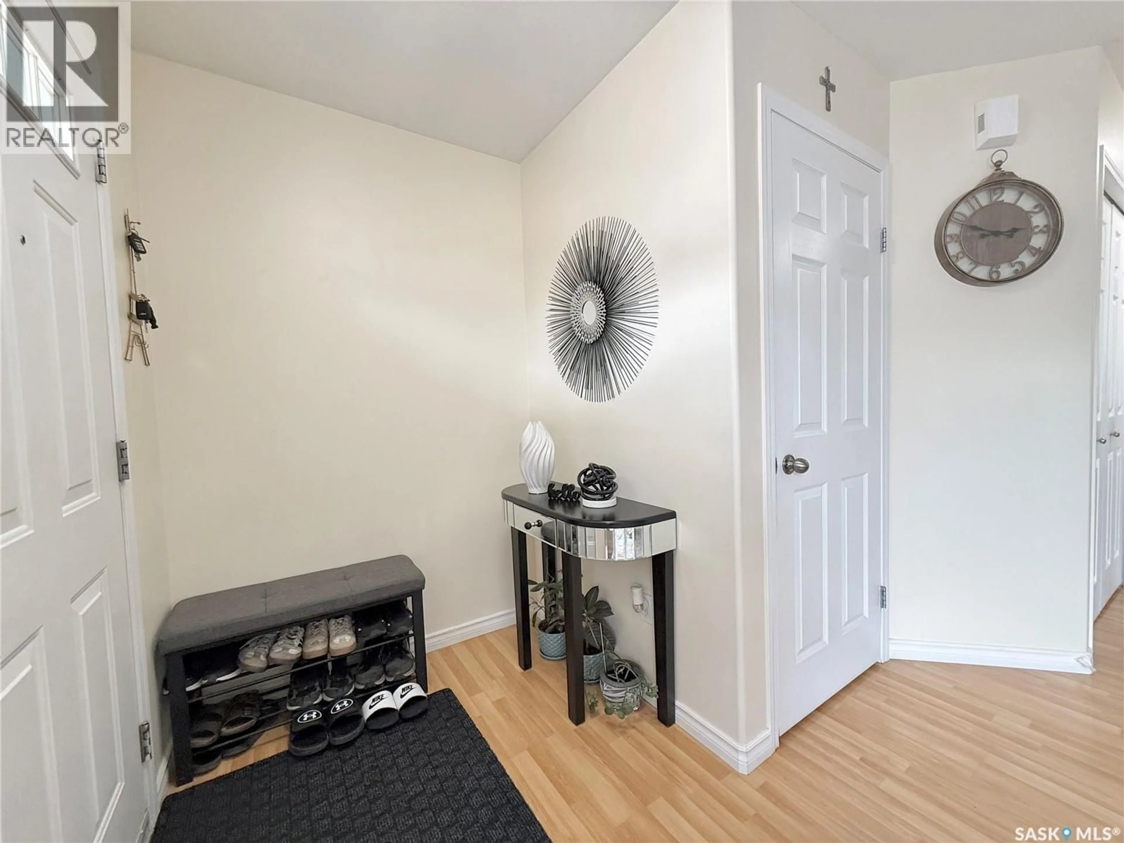 Indoor entryway for 127 203 HEROLD TERRACE, Saskatoon Saskatchewan S7V1H7