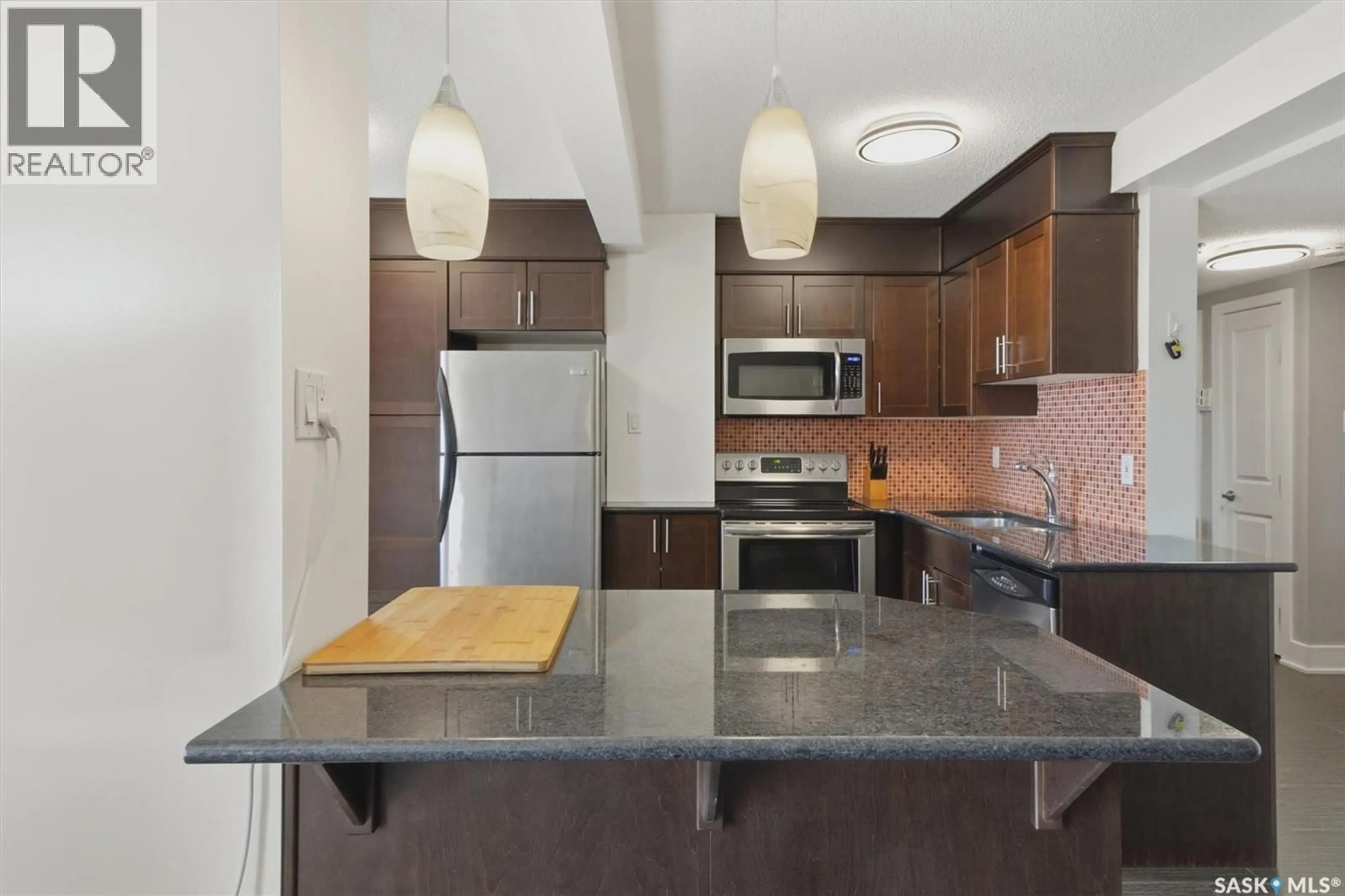 Standard kitchen, ceramic/tile floor for 1005 320 5TH AVENUE, Saskatoon Saskatchewan S7K2P5