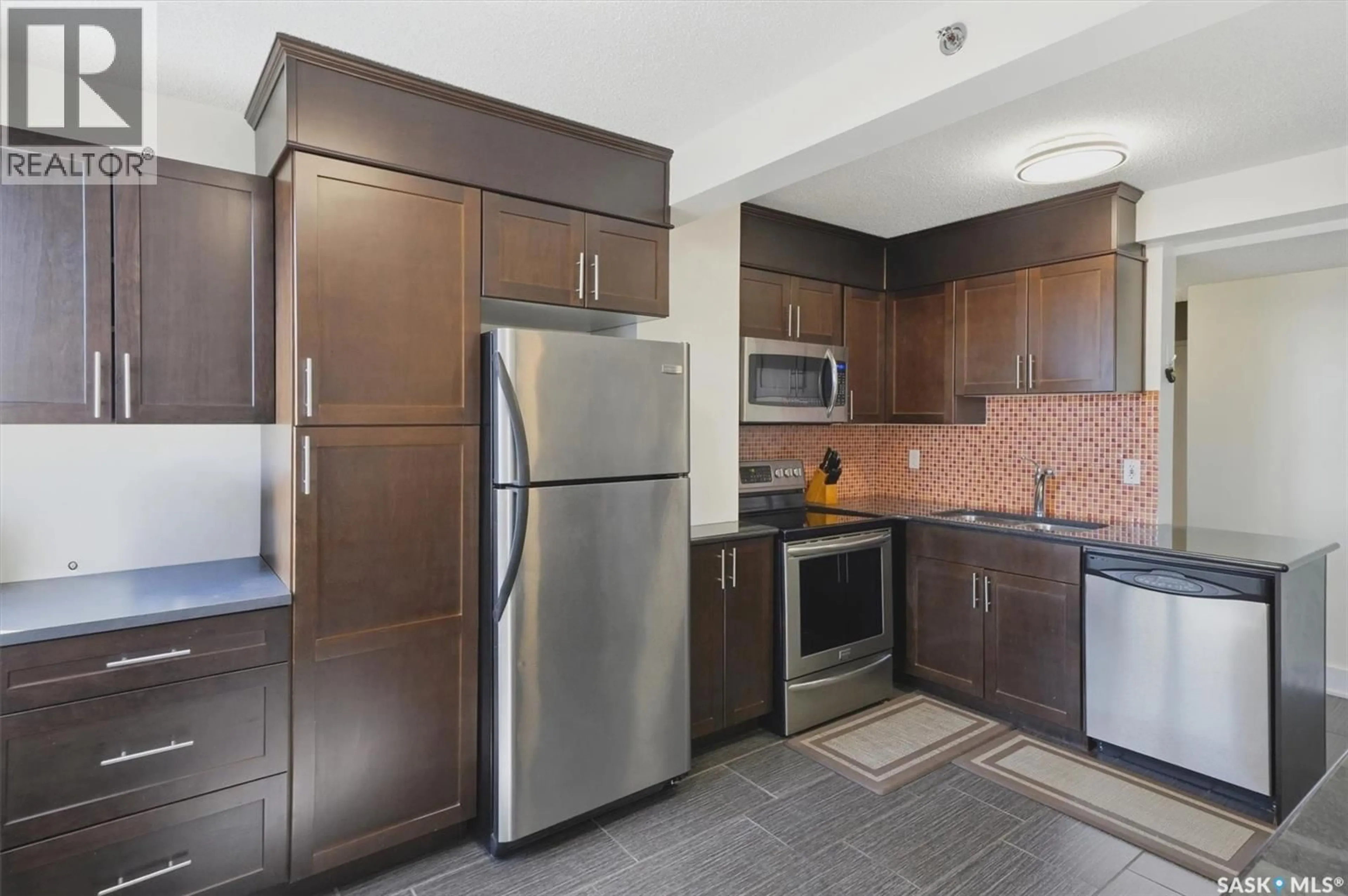 Standard kitchen, ceramic/tile floor for 1005 320 5TH AVENUE, Saskatoon Saskatchewan S7K2P5
