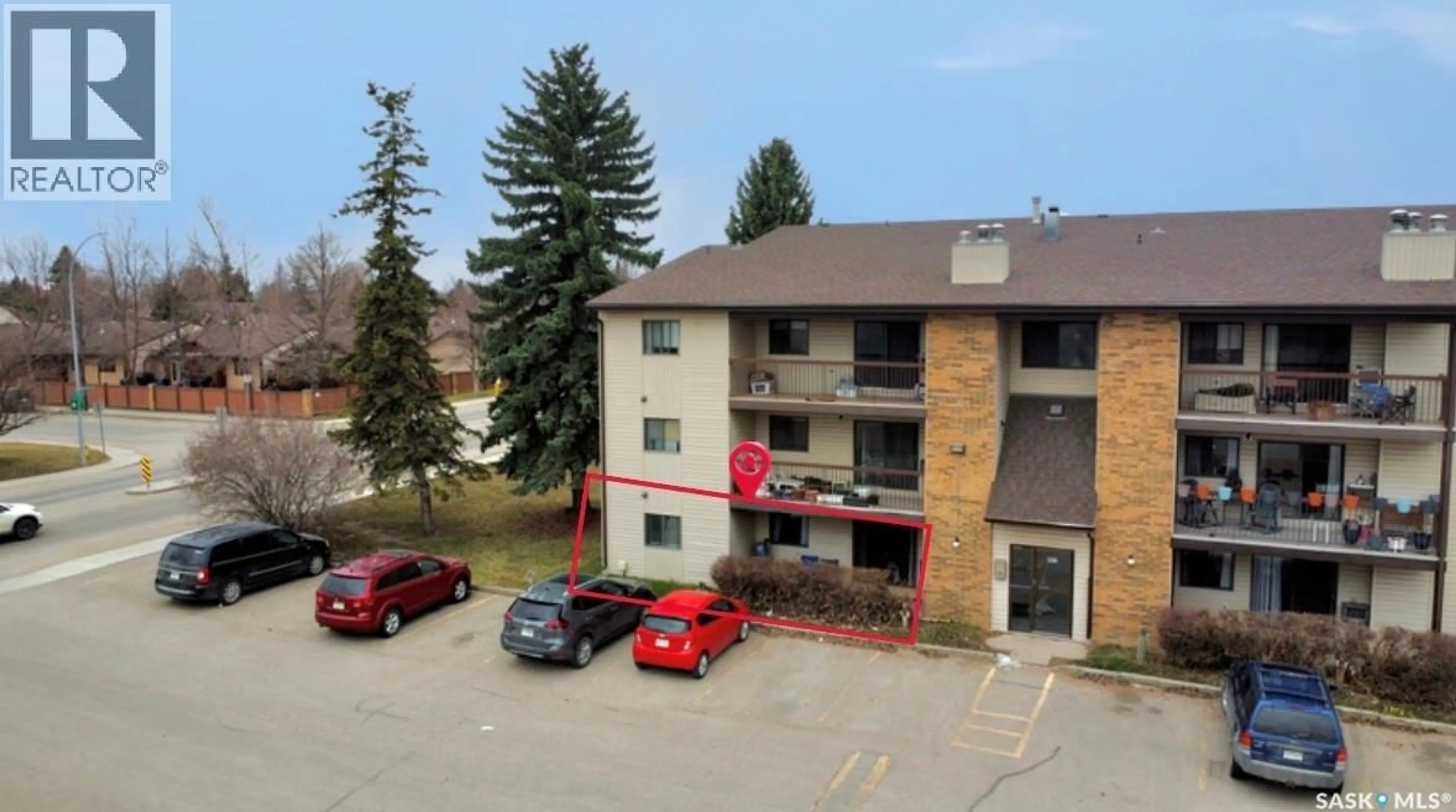 A pic from outside/outdoor area/front of a property/back of a property/a pic from drone, mountain view for 101 - 335 KINGSMERE BOULEVARD, Saskatoon Saskatchewan S7J4J6