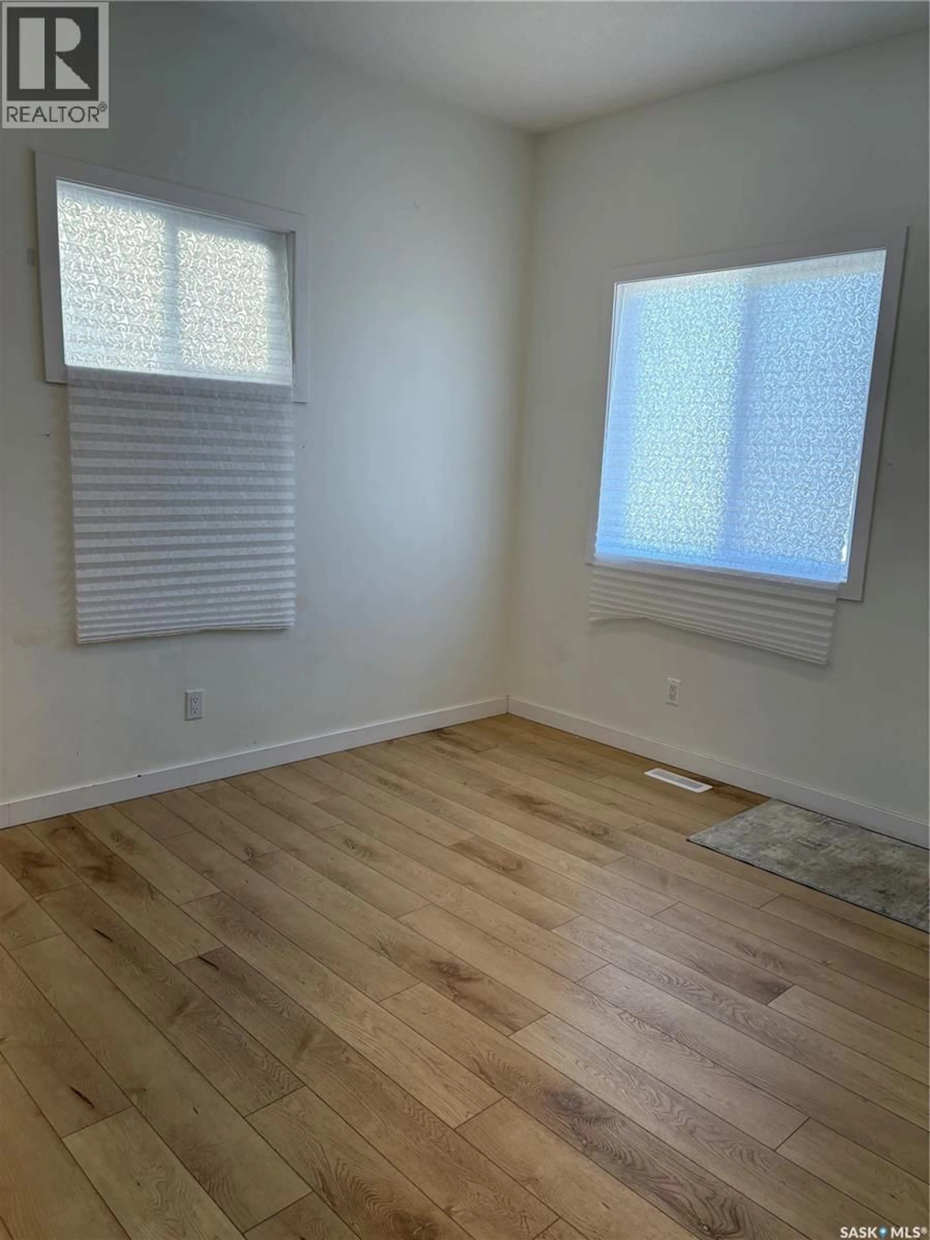 A pic of a room for 115-117 I AVENUE, Saskatoon Saskatchewan S7M1X7