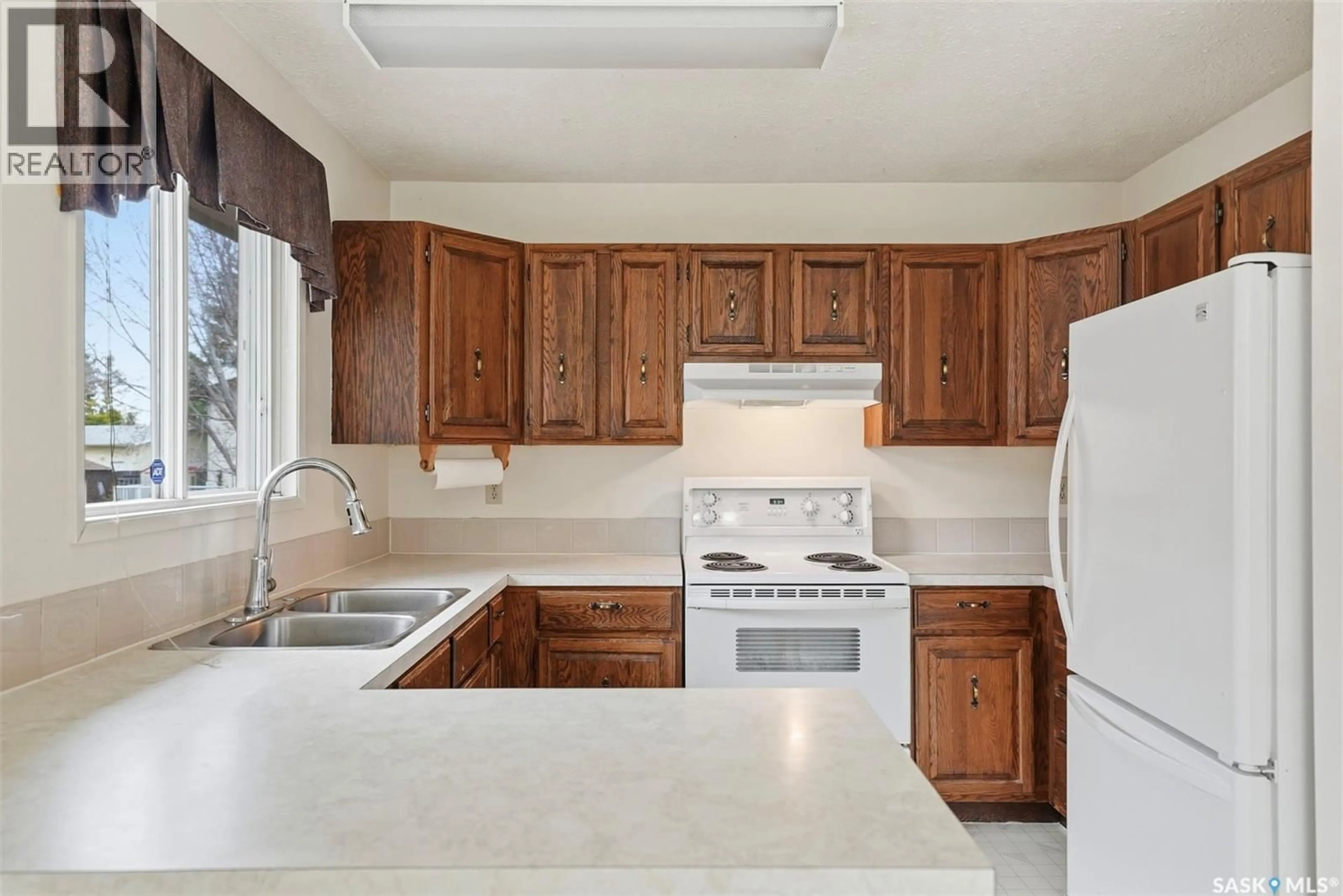 Standard kitchen, ceramic/tile floor for 230 SILVERWOOD ROAD, Saskatoon Saskatchewan S7K5R9