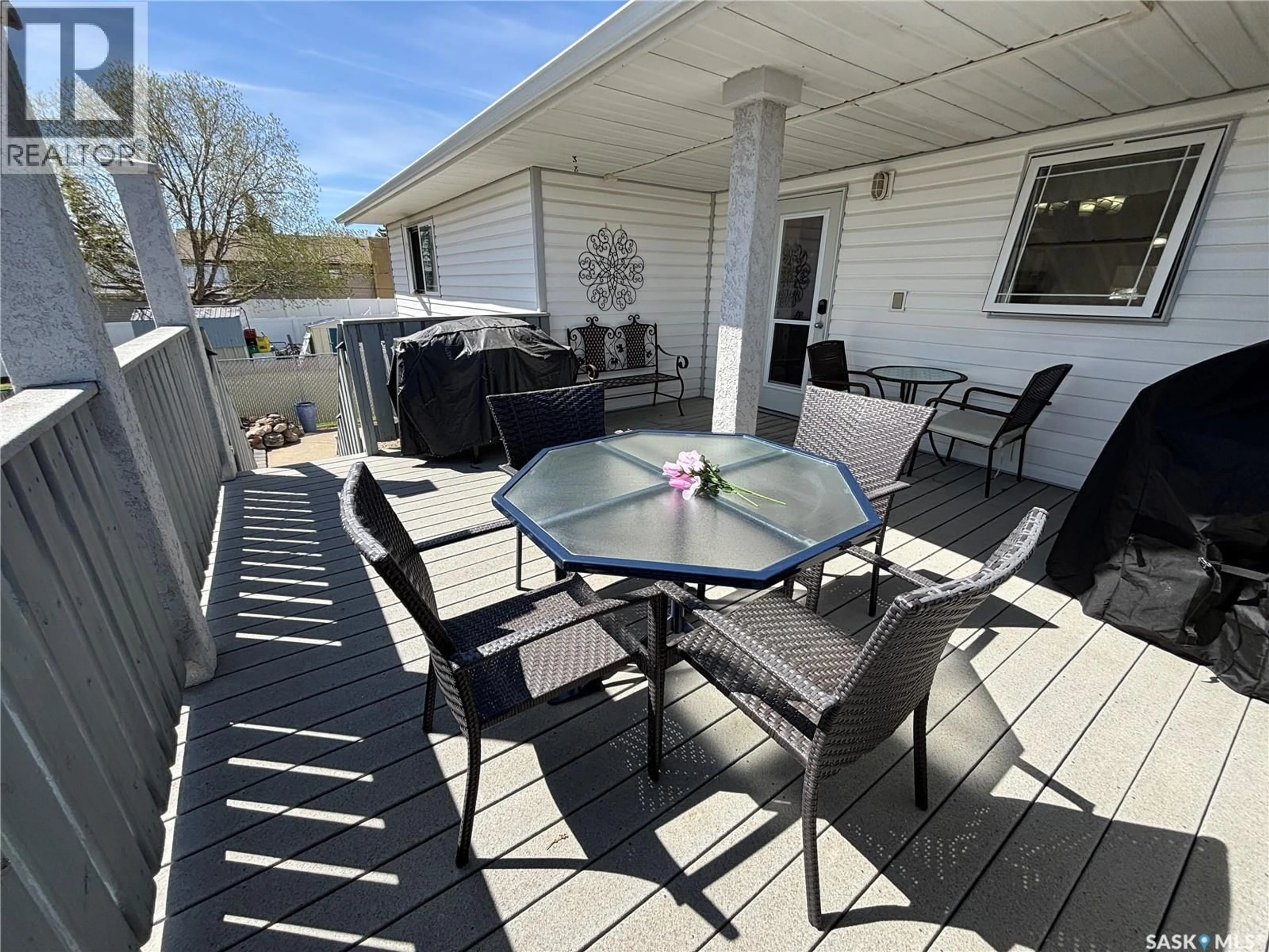Patio, water/lake/river/ocean view for 404 HERBERT STREET, Maple Creek Saskatchewan S0N1N0
