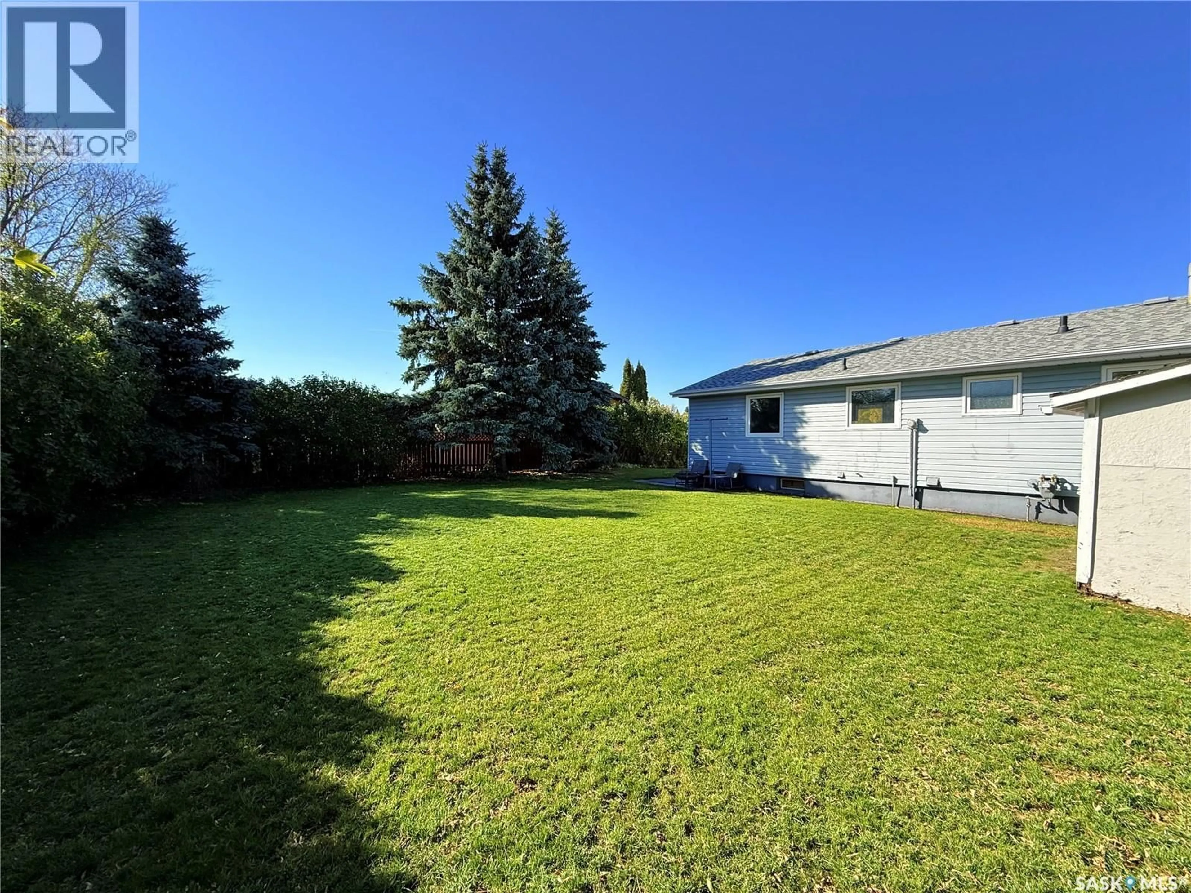 A pic from outside/outdoor area/front of a property/back of a property/a pic from drone, unknown for 805 STANLEY STREET, Esterhazy Saskatchewan S0A0X0